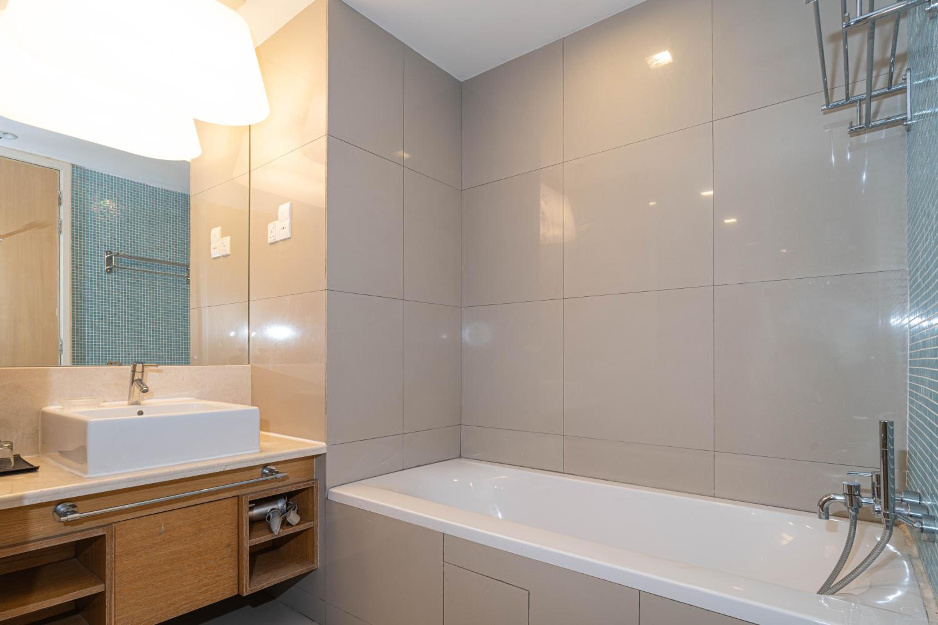 400m to KLCC Bukit Bintang Pavillion KLCC LRT walking distance Lot 163 Zenglo