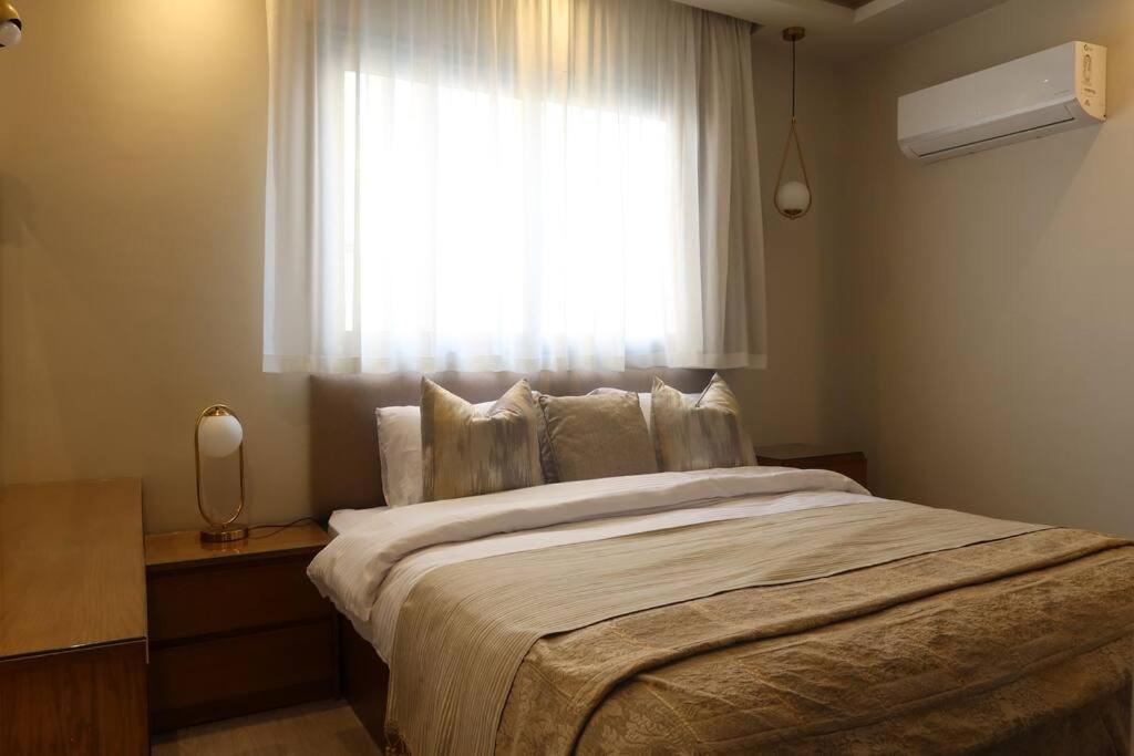 Gorgeous 3 Bed in Prime Location