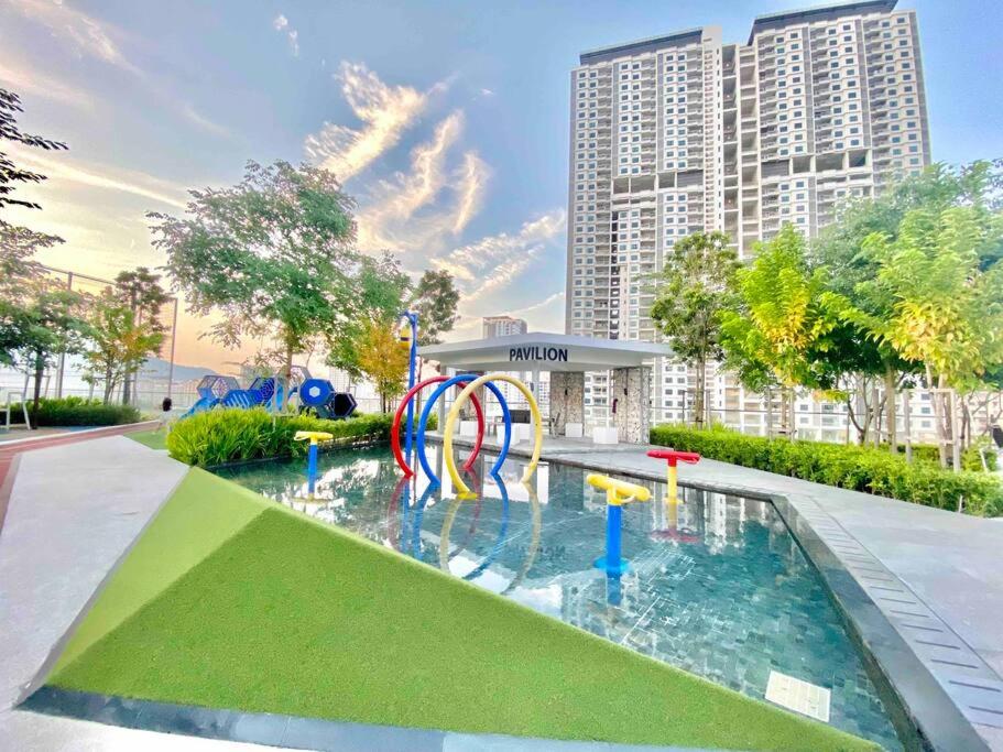 Urban Suites #High floor view #Infinity Pool #Georgetown #4pax #2BR 2bath #2 Queen #Quality well maintained #Private host photo 4