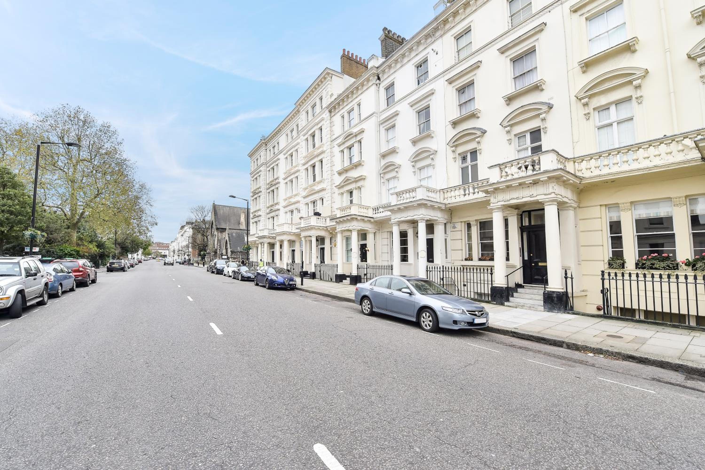 Smart flat near Pimlico Tube