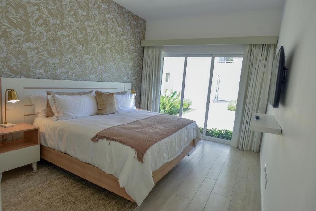 Hard Rock at Cana Pearl by Unwind Properties view 2