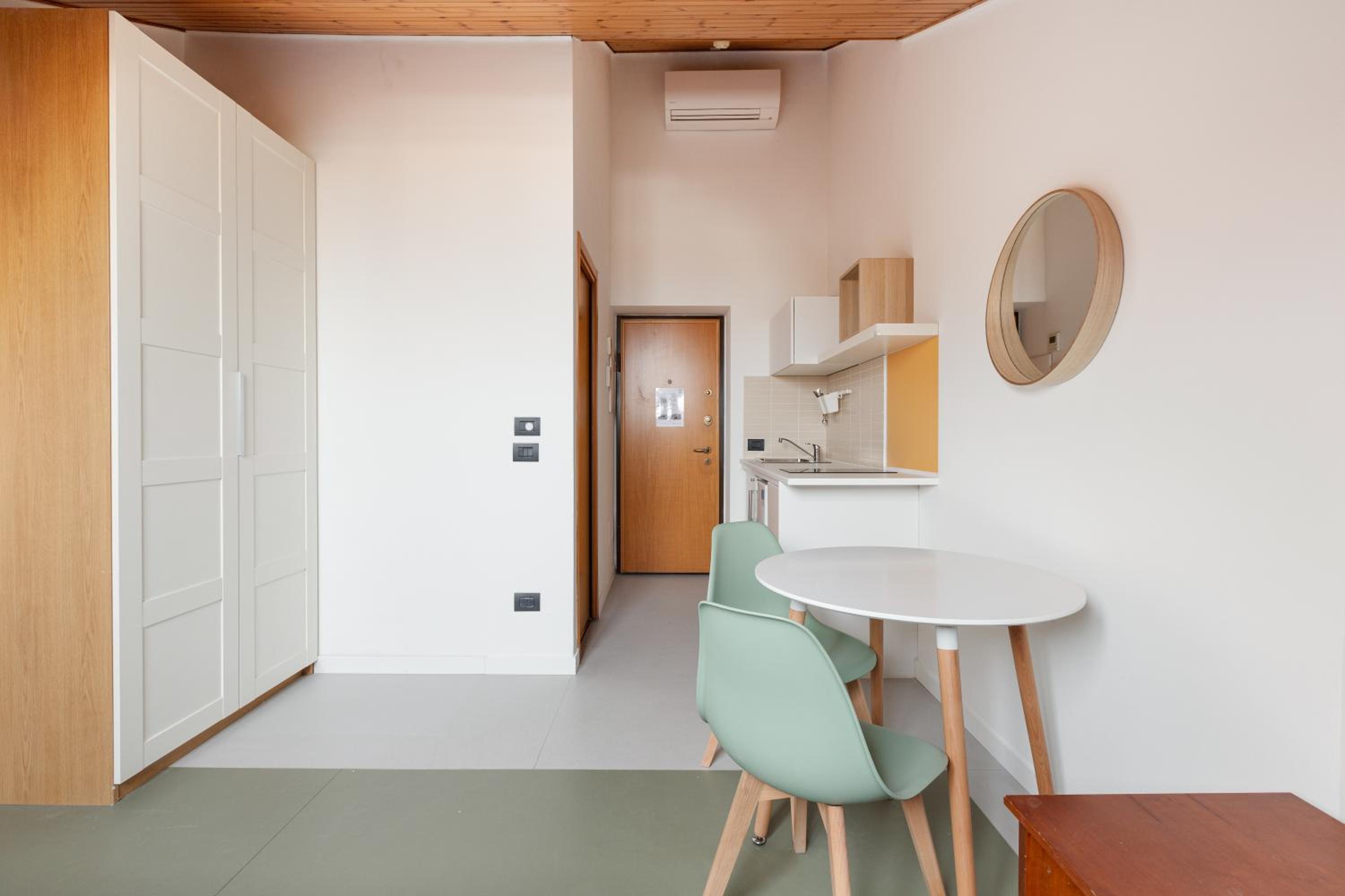 GuestHost - Milano Magenta Long Let Apts