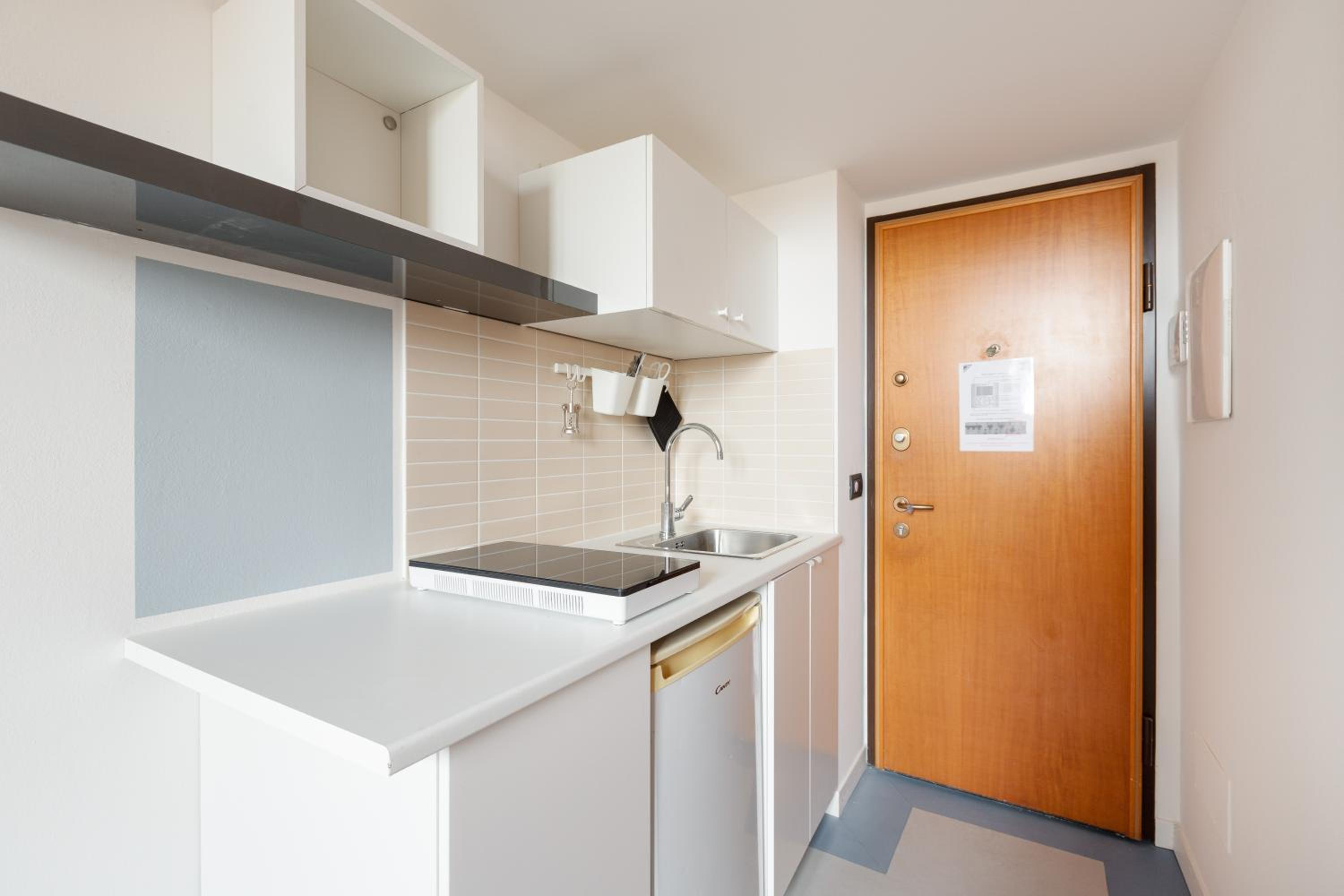 GuestHost - Milano Magenta Long Let Apts