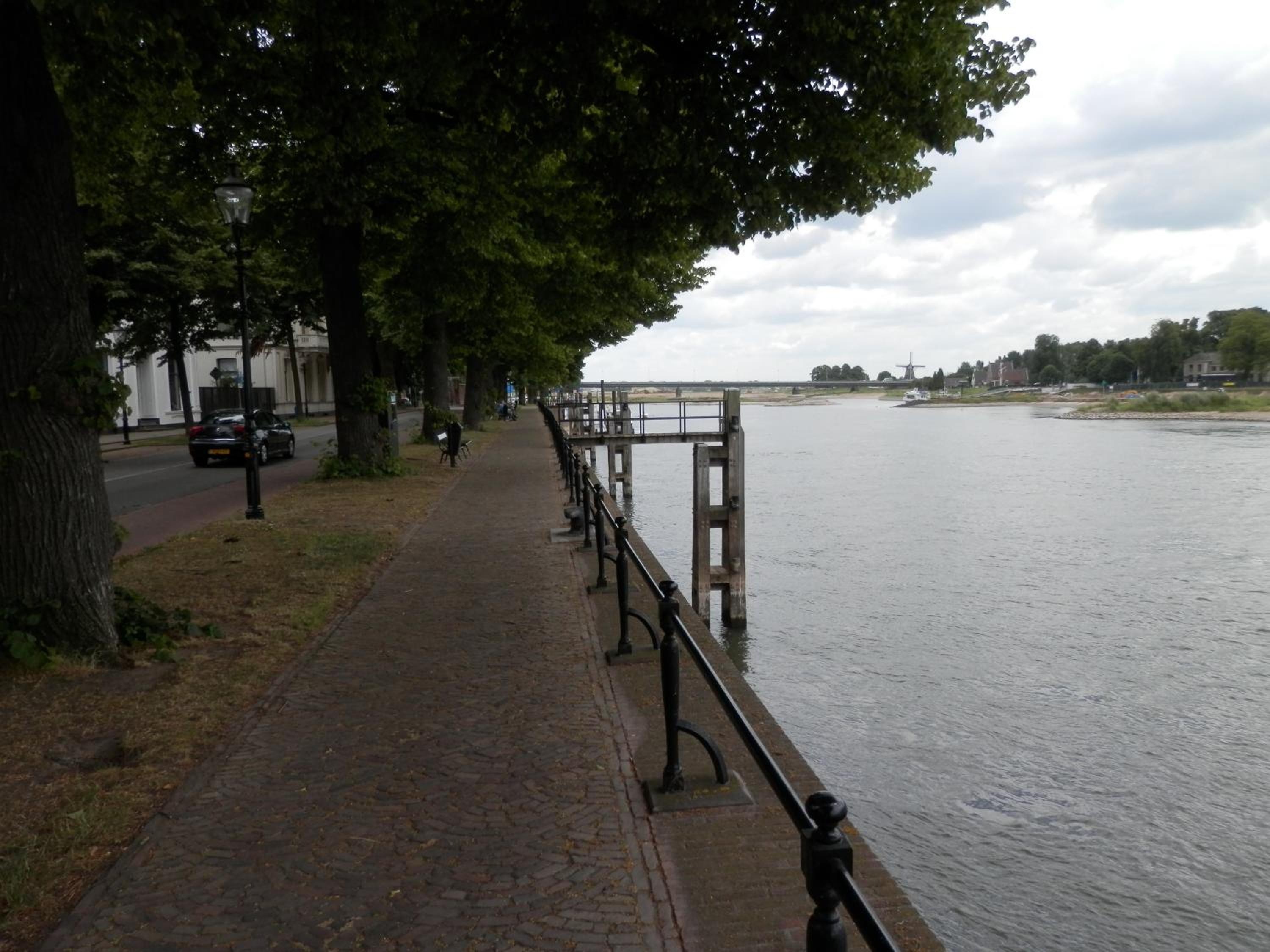 Binnen aan de Singel view 4