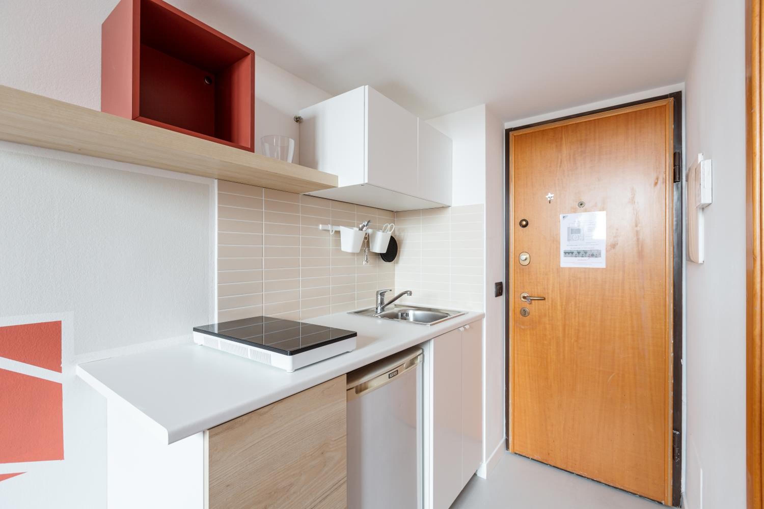 GuestHost - Milano Magenta Long Let Apts