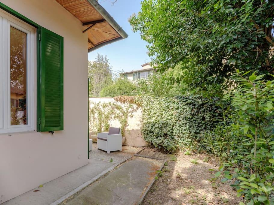 Indipendenza Cozy Apartment with Private Garden