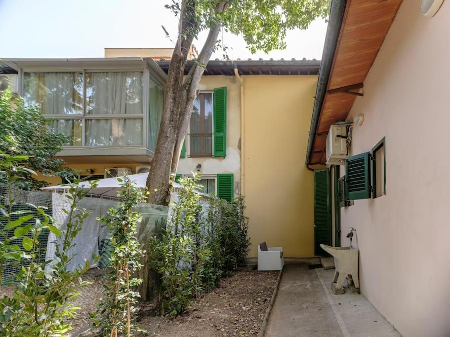 Indipendenza Cozy Apartment with Private Garden