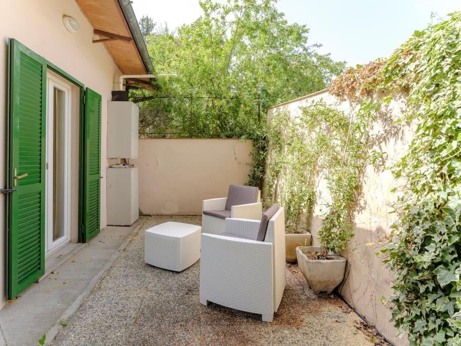 Indipendenza Cozy Apartment with Private Garden