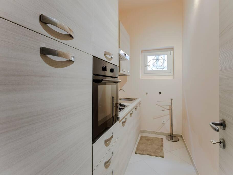 Indipendenza Cozy Apartment with Private Garden