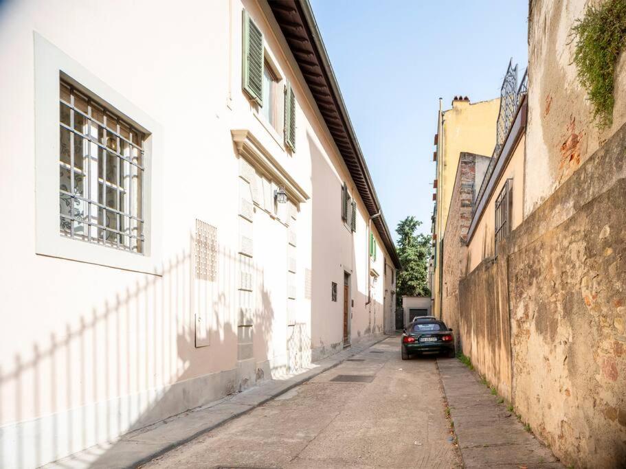 Indipendenza Cozy Apartment with Private Garden