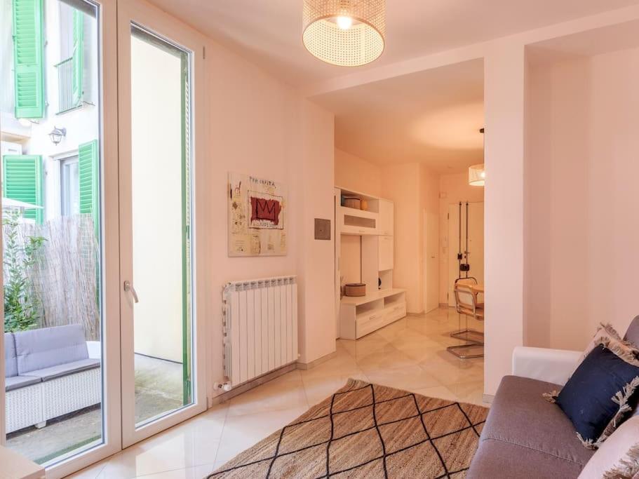 Indipendenza Cozy Apartment with Private Garden