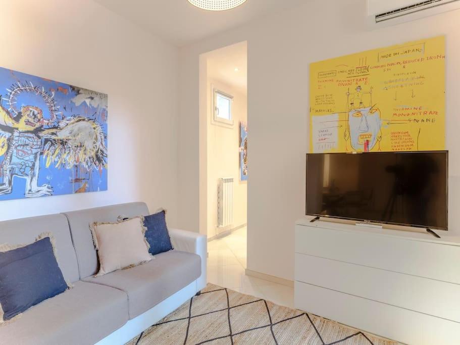 Indipendenza Cozy Apartment with Private Garden