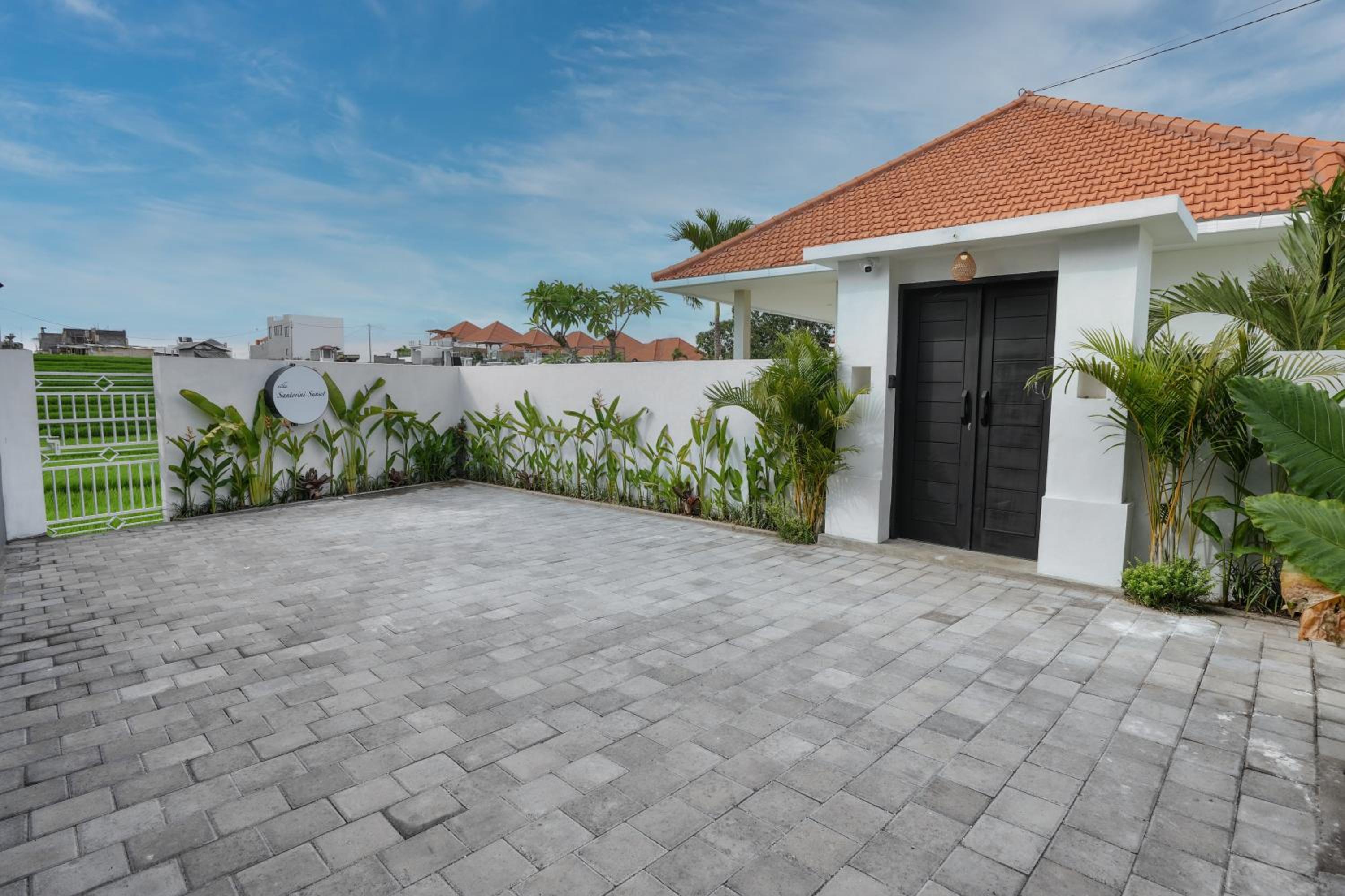 Villa Santorini Sunset 4BR Large Pool and Ricefield view view 3