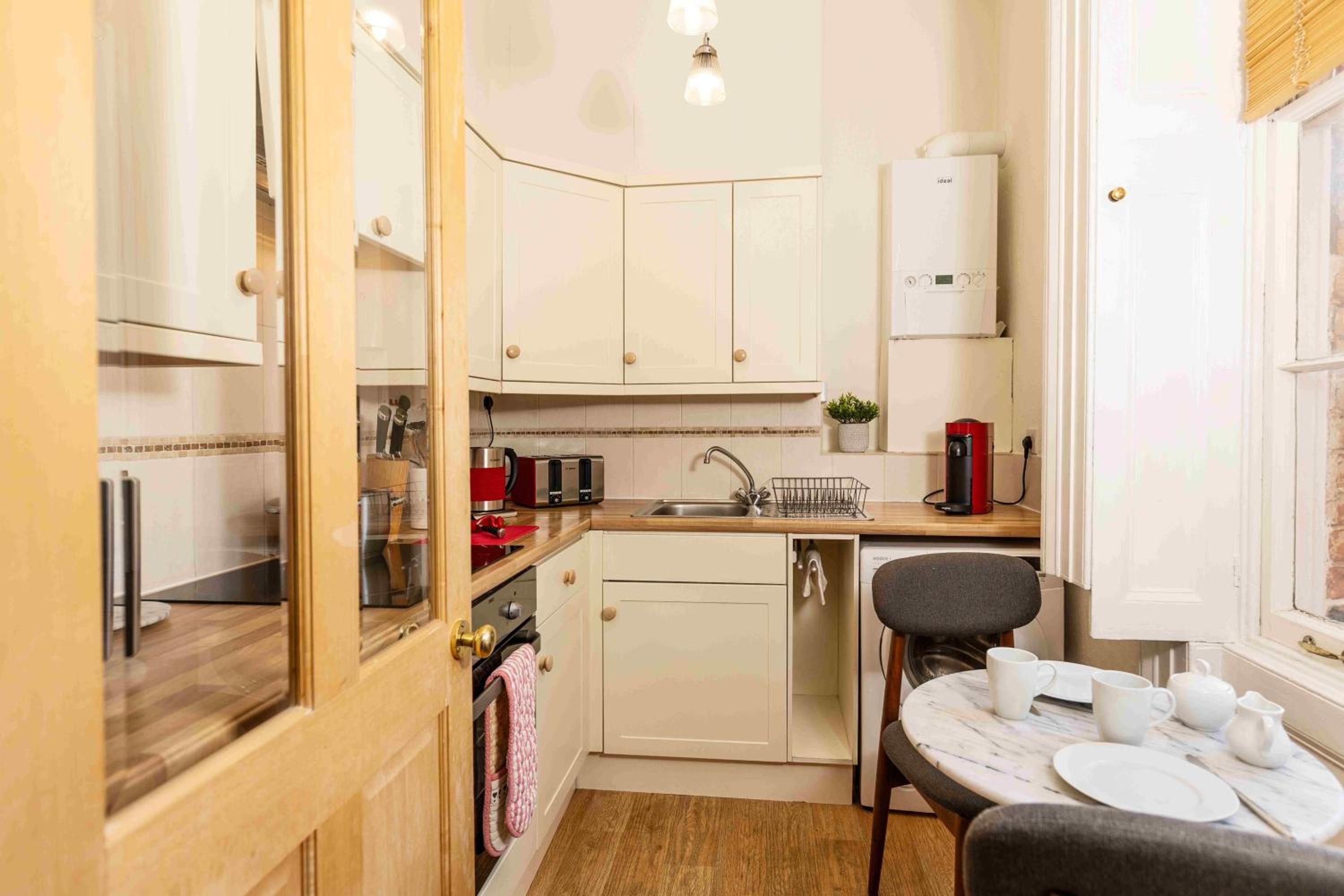 Luxury Apartment - 18 Lansdown Crescent