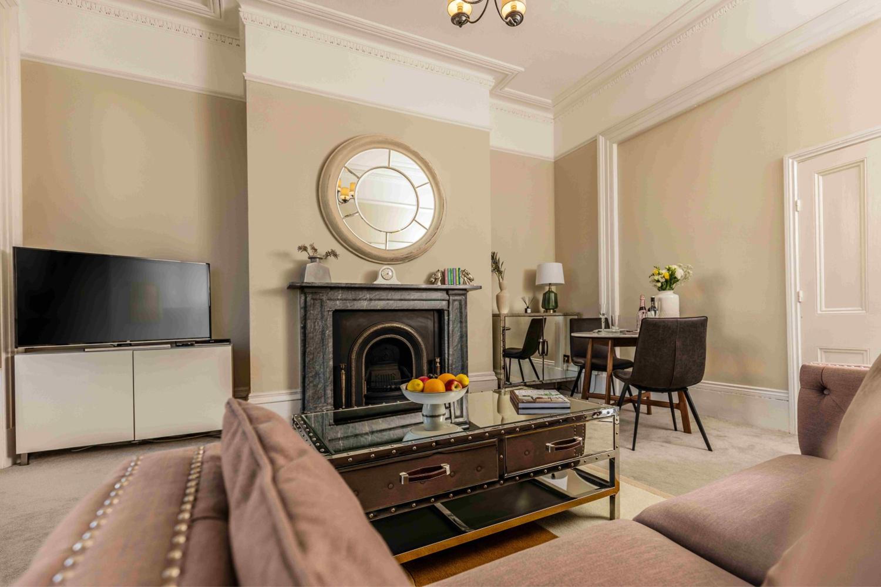 Luxury Apartment - 18 Lansdown Crescent