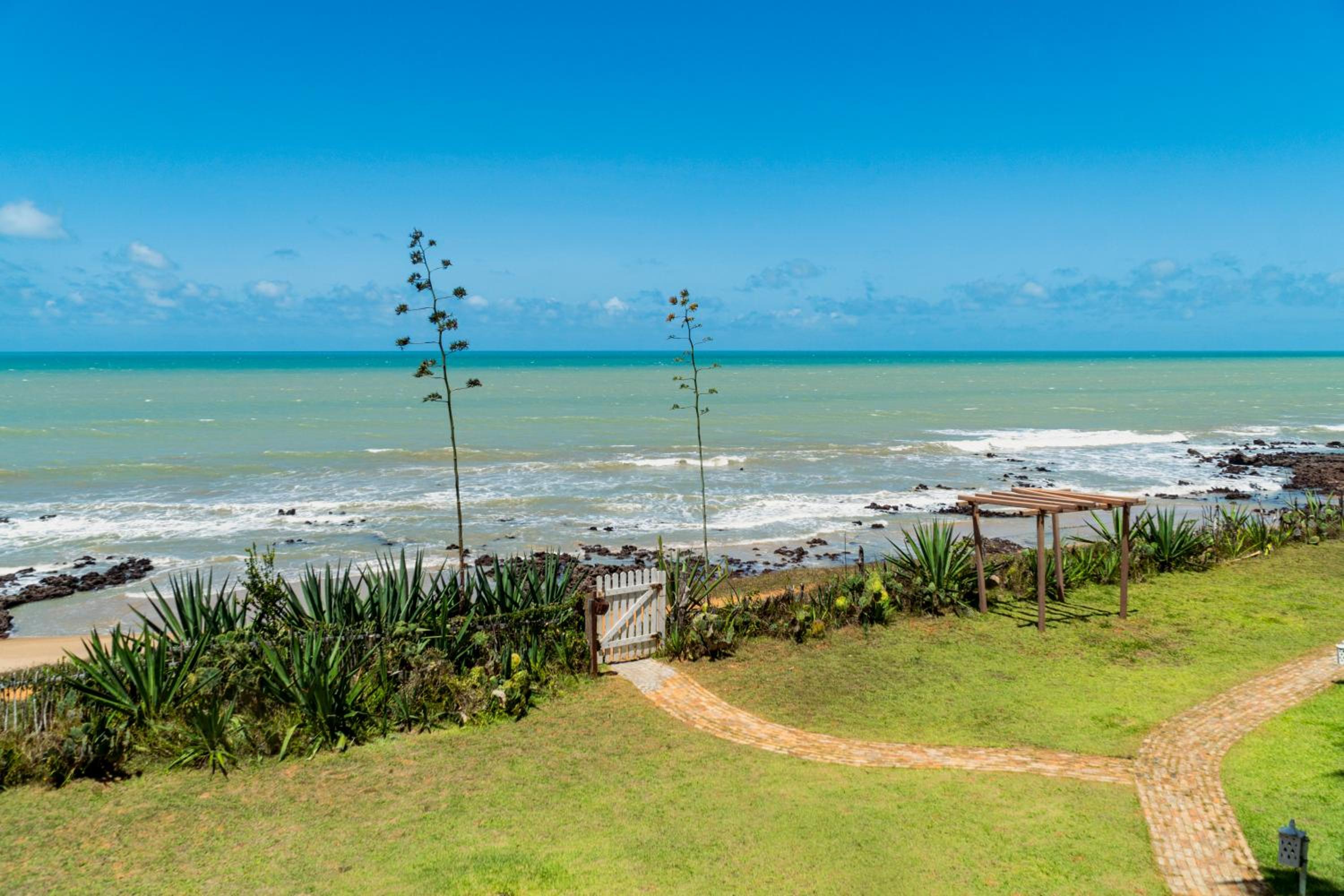 São Miguel do Gostoso RN Casa em Condomínio Piscina Churrasqueira privativas frente ao Mar