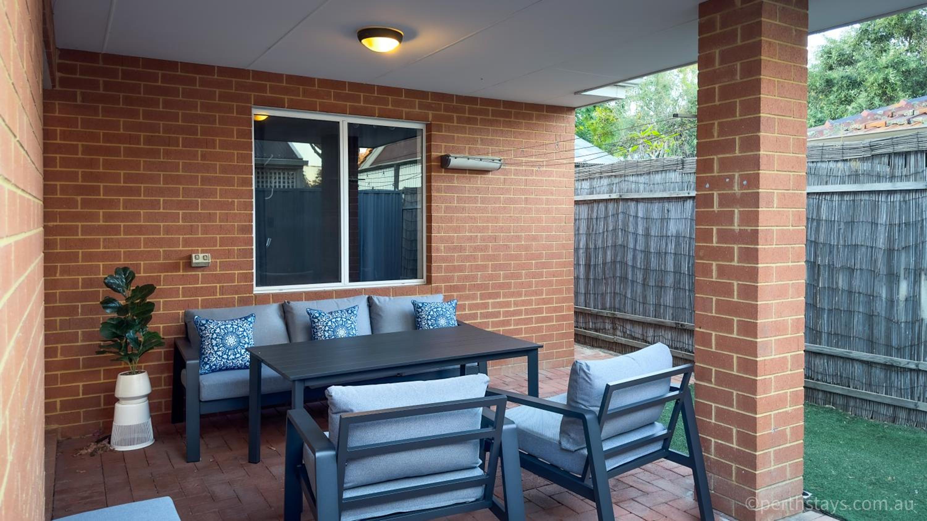 Fremantle High Street Retreat