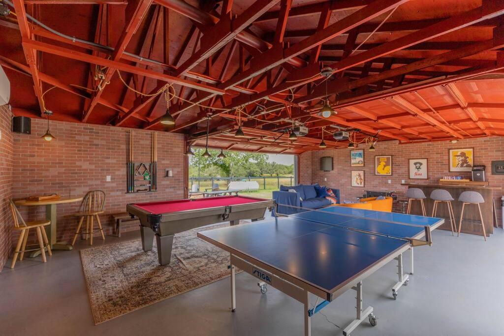 Colorado river access, game room & swimming pool view 4