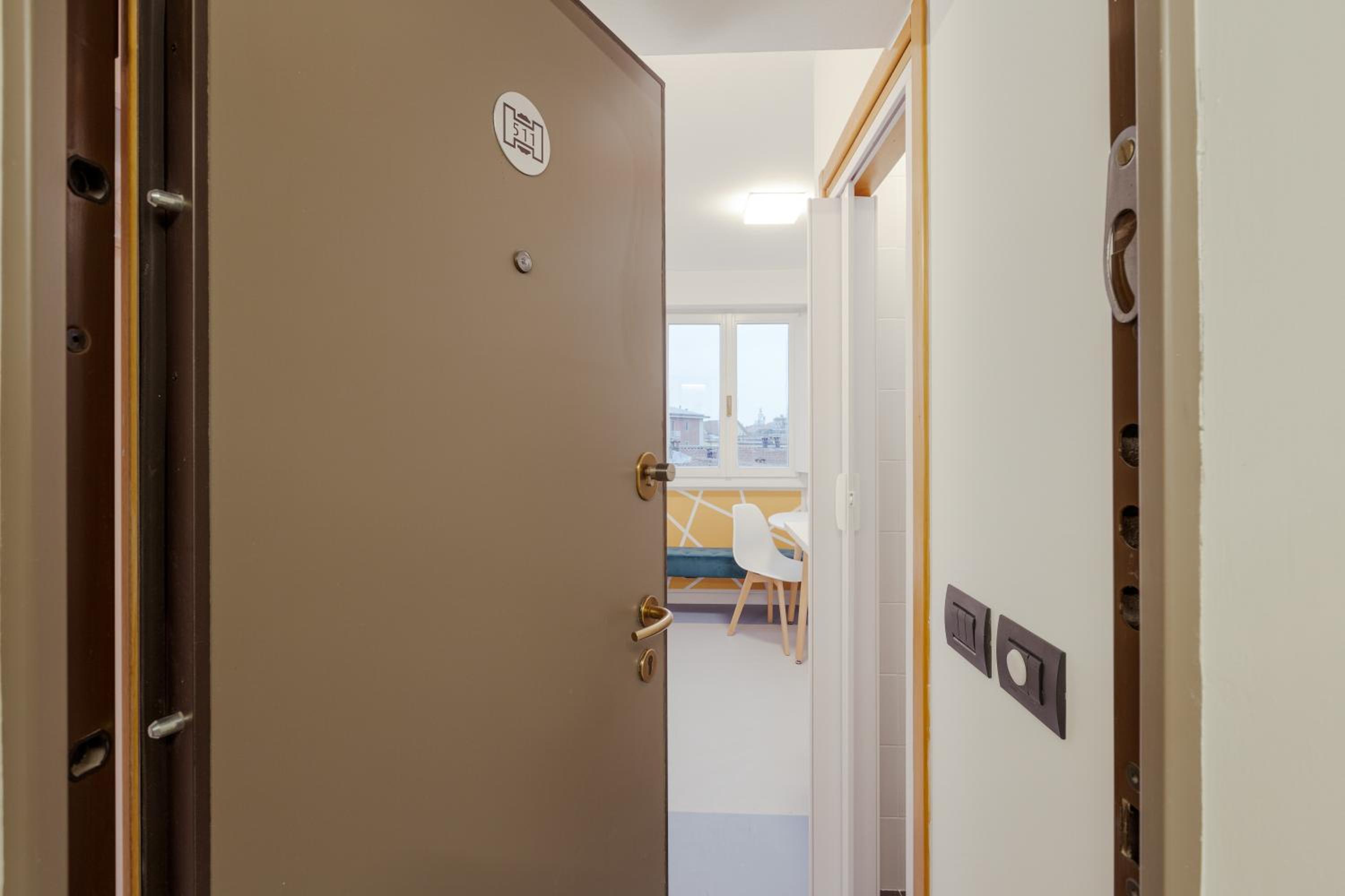 GuestHost - Milano Magenta Long Let Apts