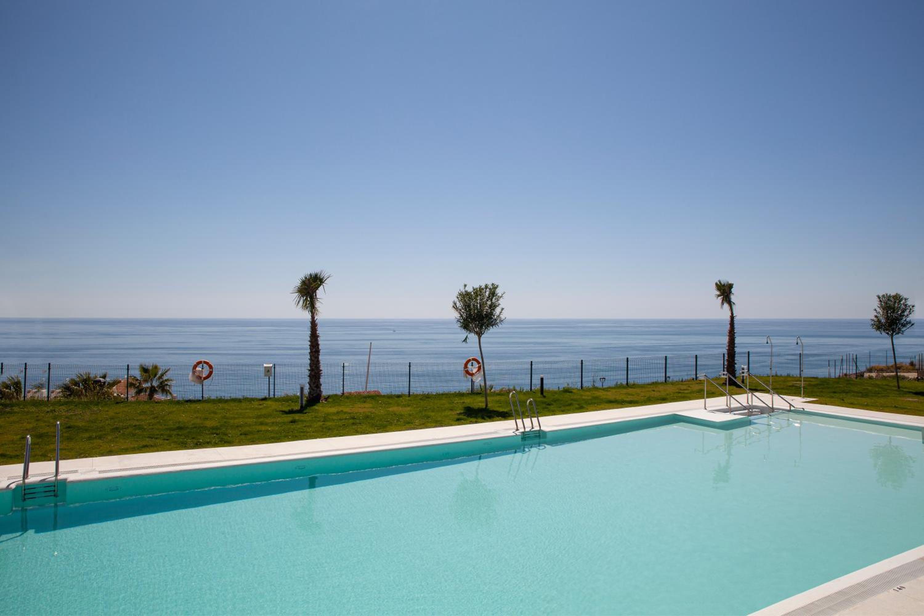 Bright and nice garden apartment Calaceite