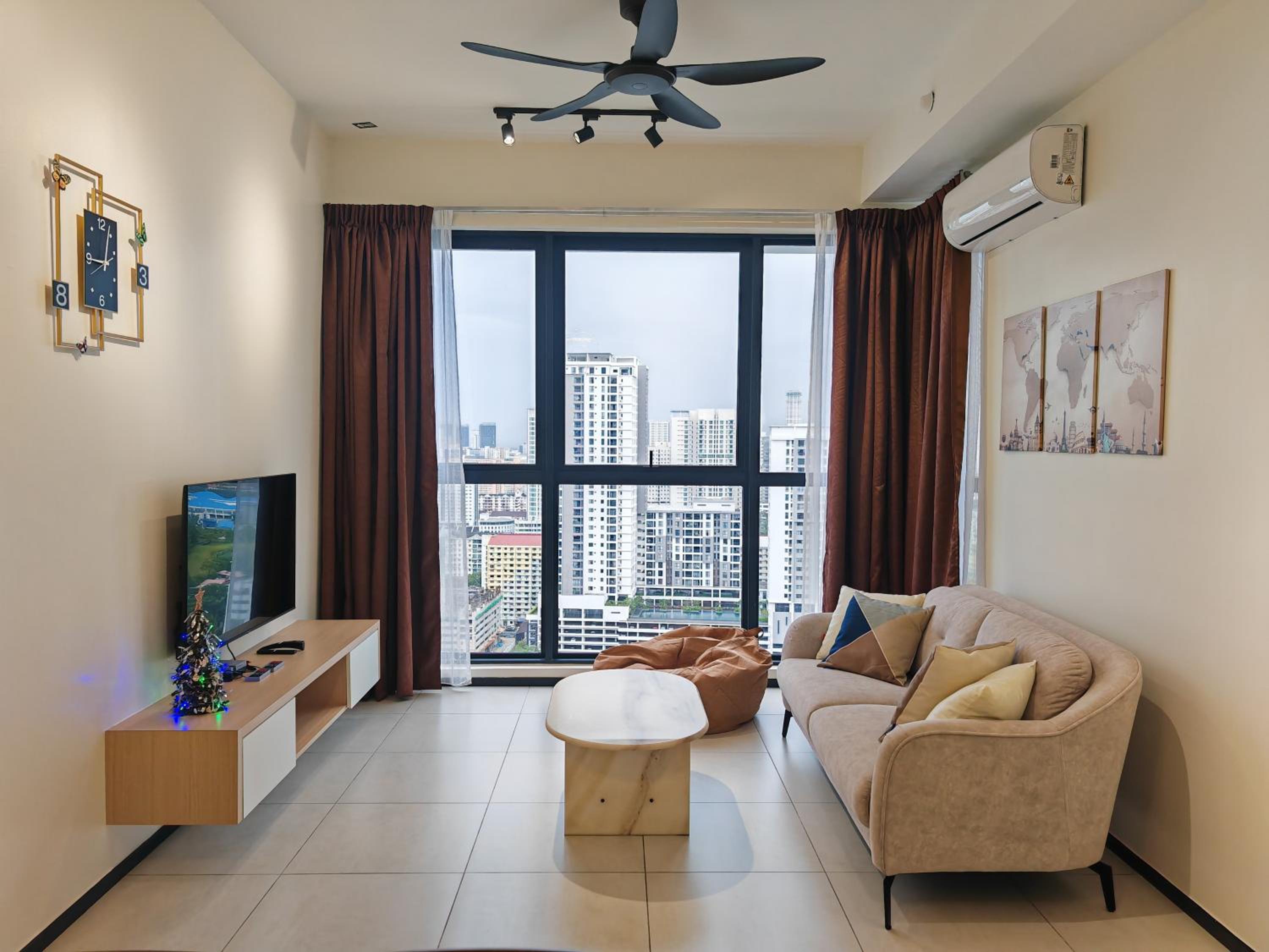 Cityscape Haven - Urban Suites by Ocean Luxe photo 1