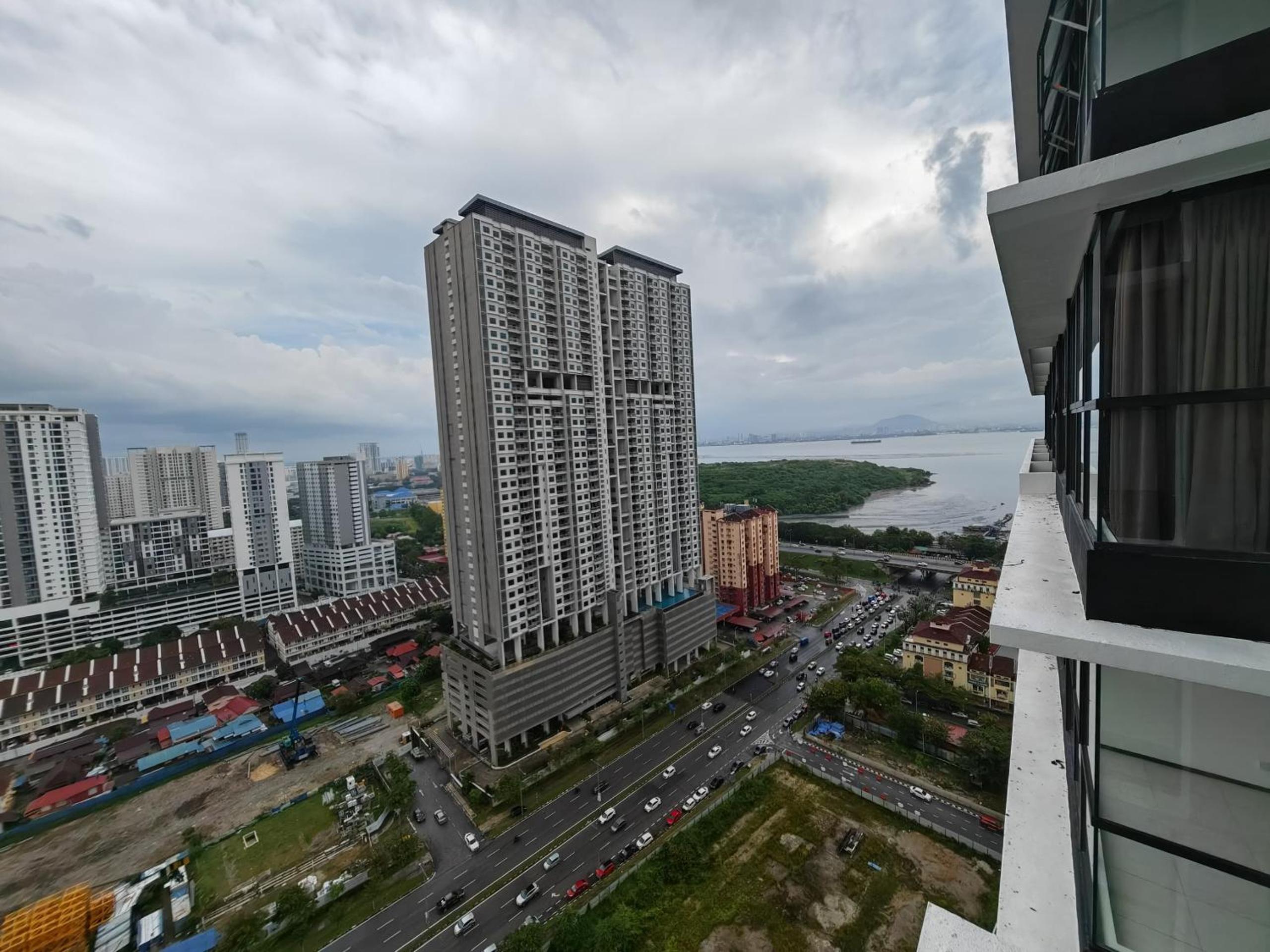 Cityscape Haven - Urban Suites by Ocean Luxe photo 7