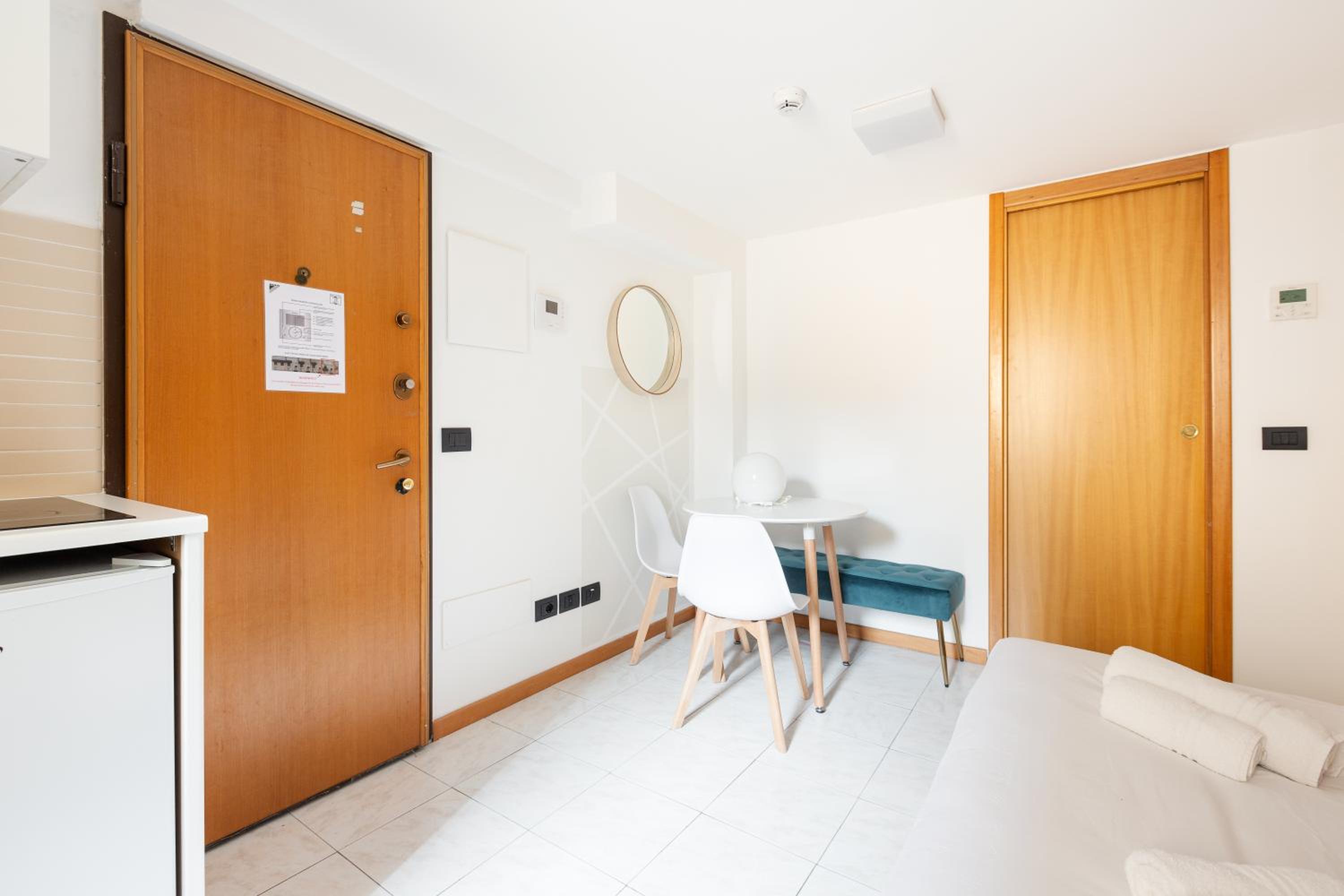 GuestHost - Milano Magenta Long Let Apts