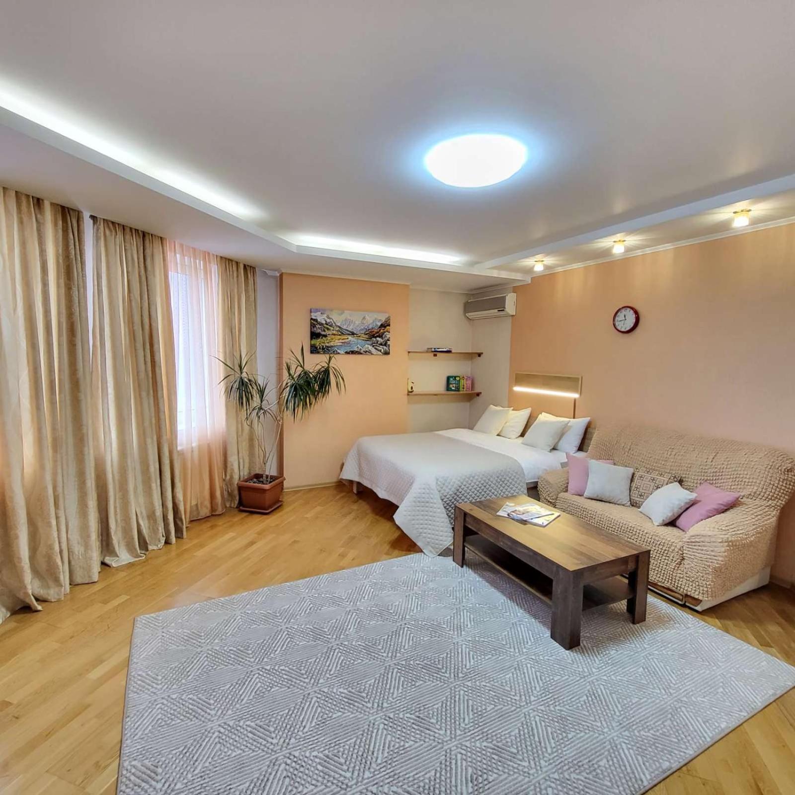 Apartment on Hryshka Street view 4