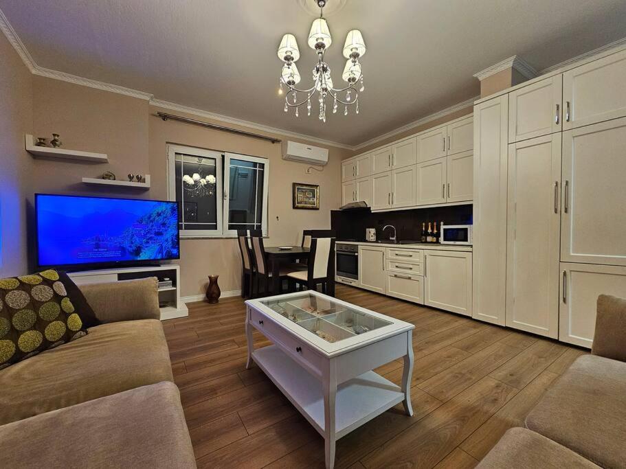 Central Apartment with balcony 2
