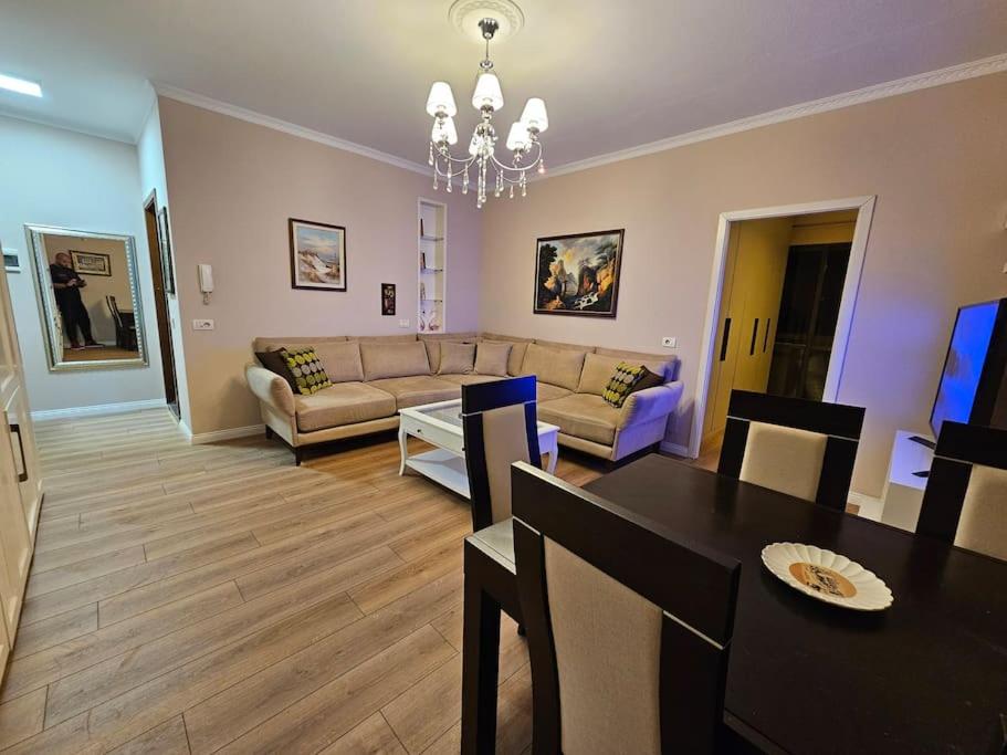 Central Apartment with balcony 2