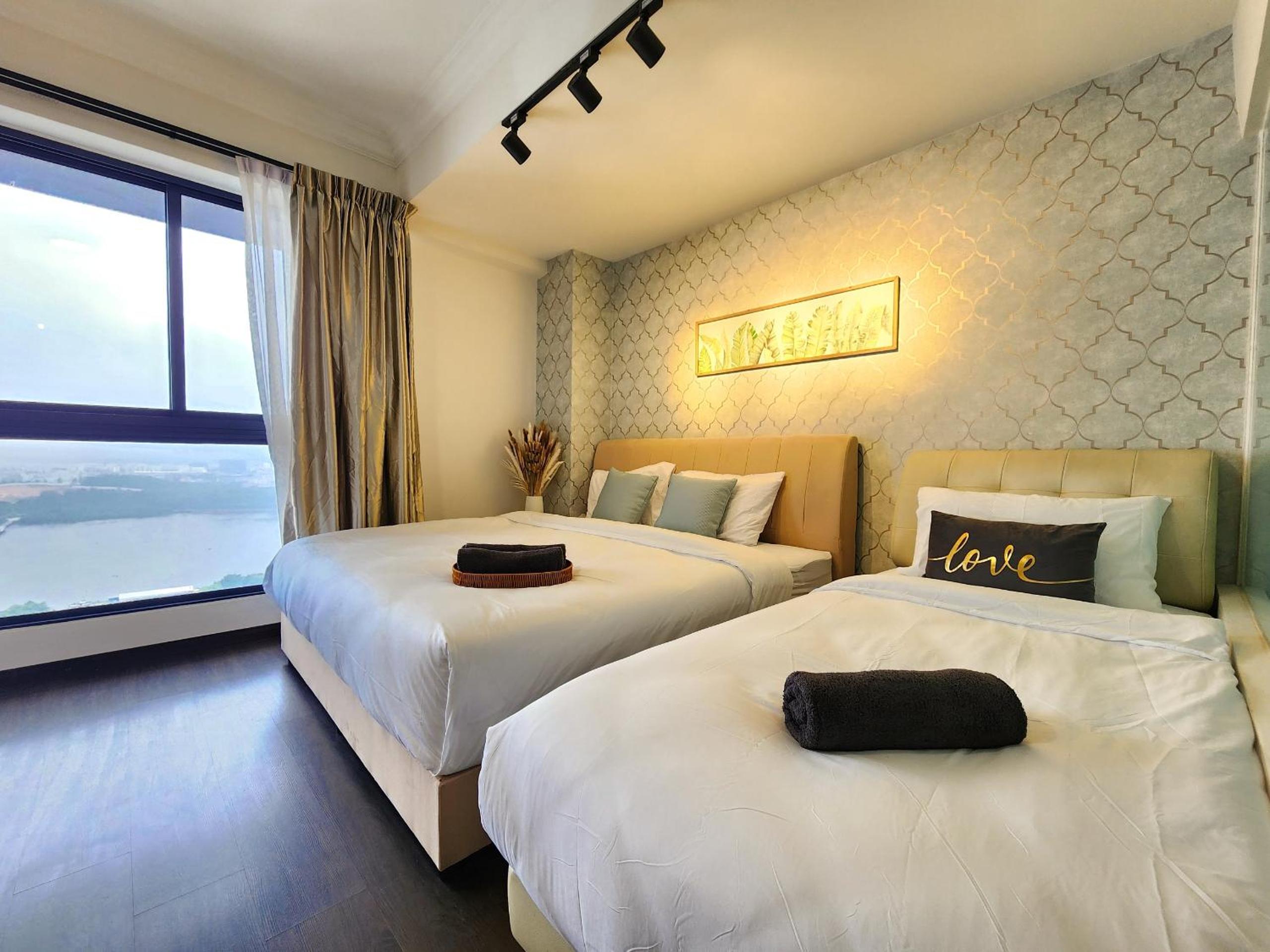 Loft Suite Seaview JB CIQ 6-7Pax