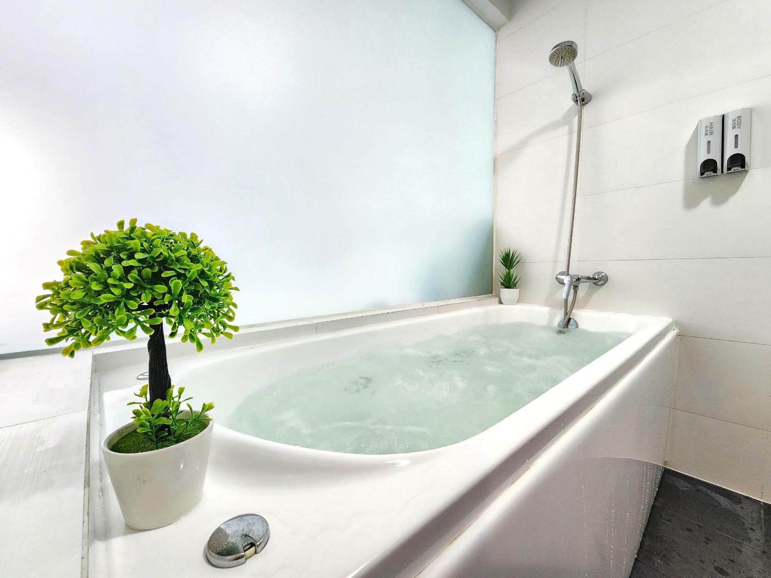 Loft Suite Seaview JB CIQ 6-7Pax