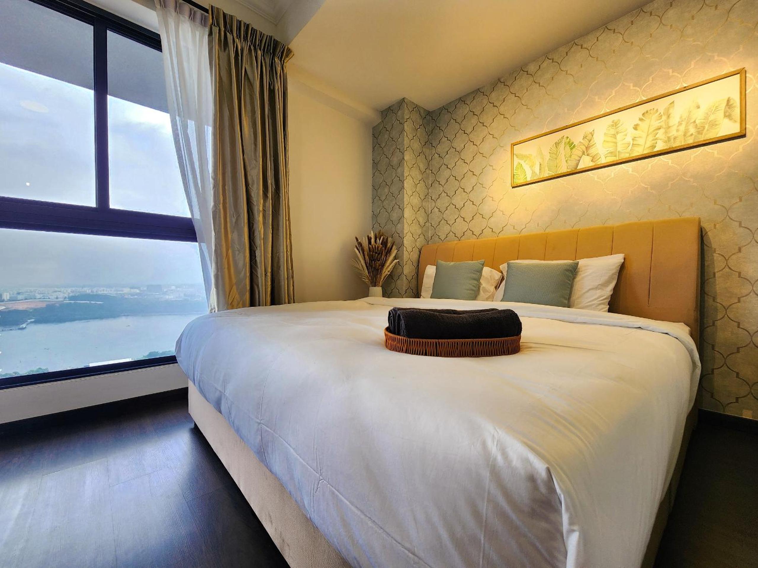 Loft Suite Seaview JB CIQ 6-7Pax