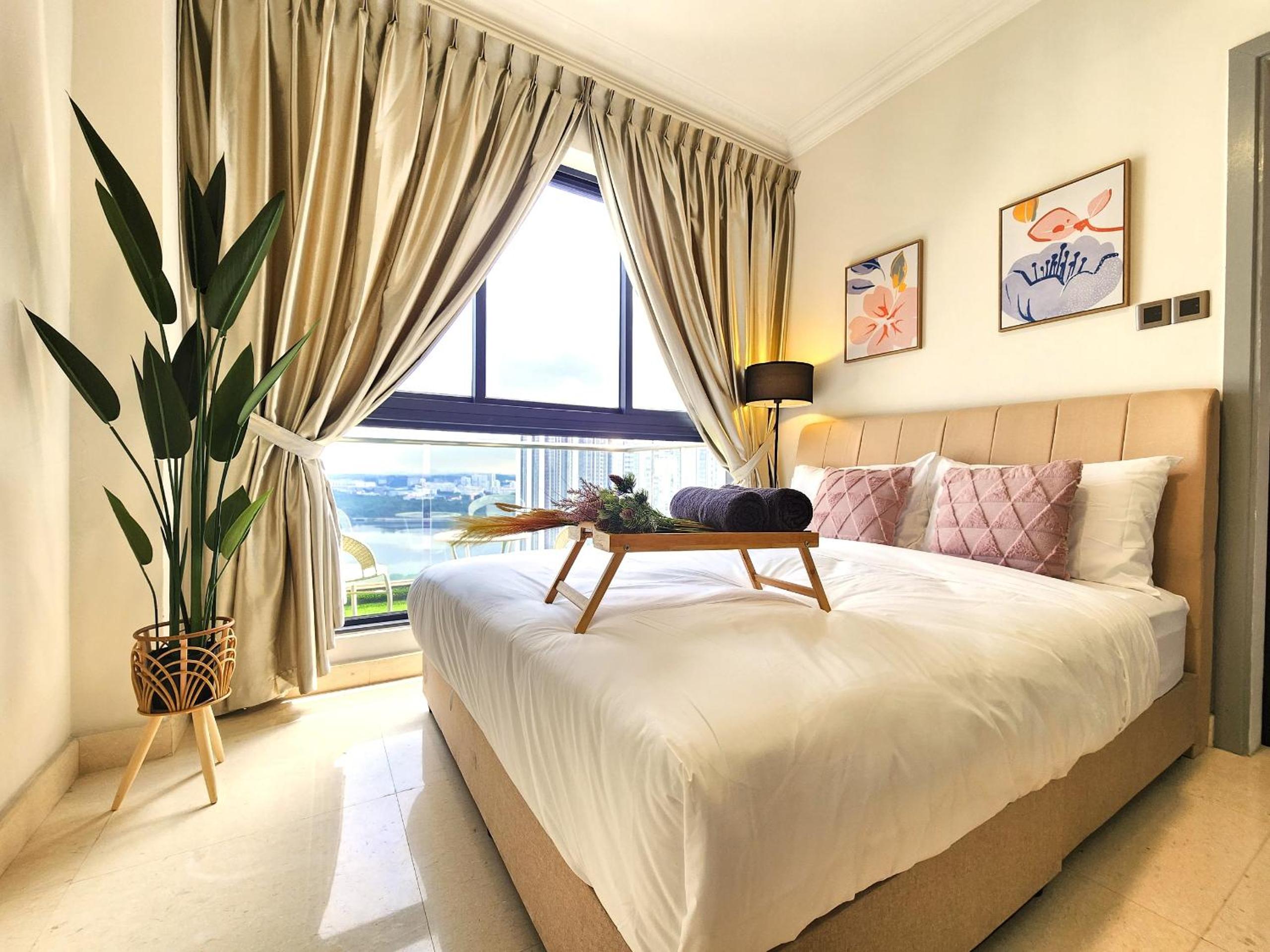 Loft Suite Seaview JB CIQ 6-7Pax
