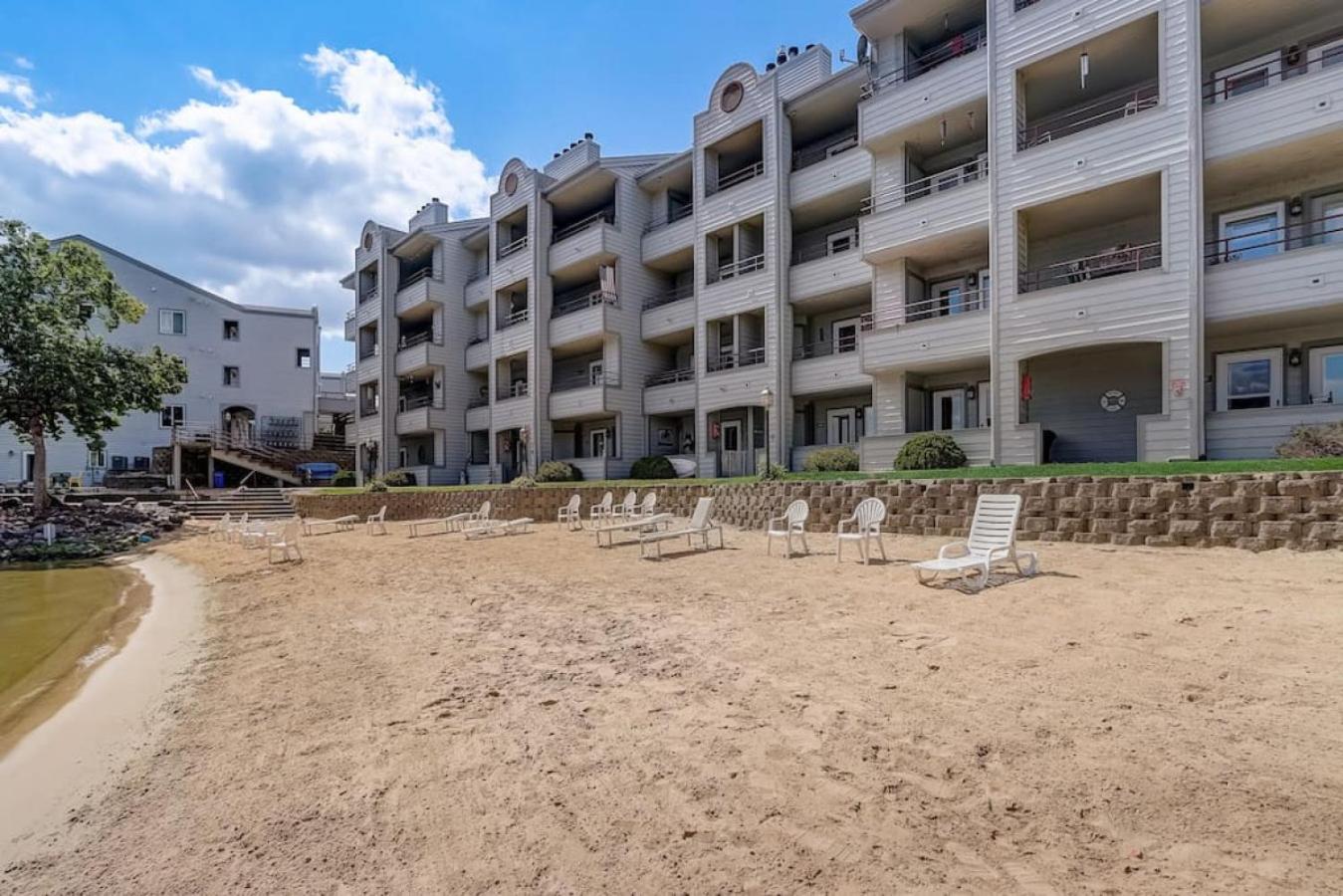 Dells Lakefront Escape - Couples or Families view 5