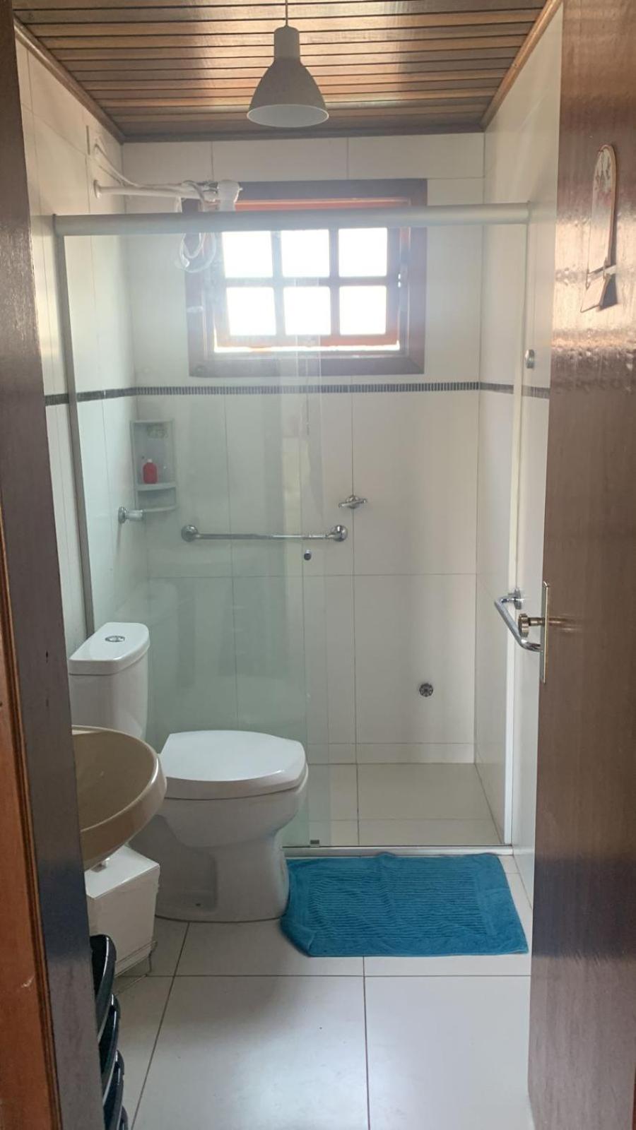 Casa com 4 quartos e piscina pra aproveitar