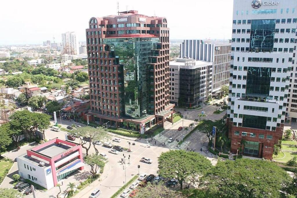 Spacious Studio AppleOne Equicom Ayala view 4
