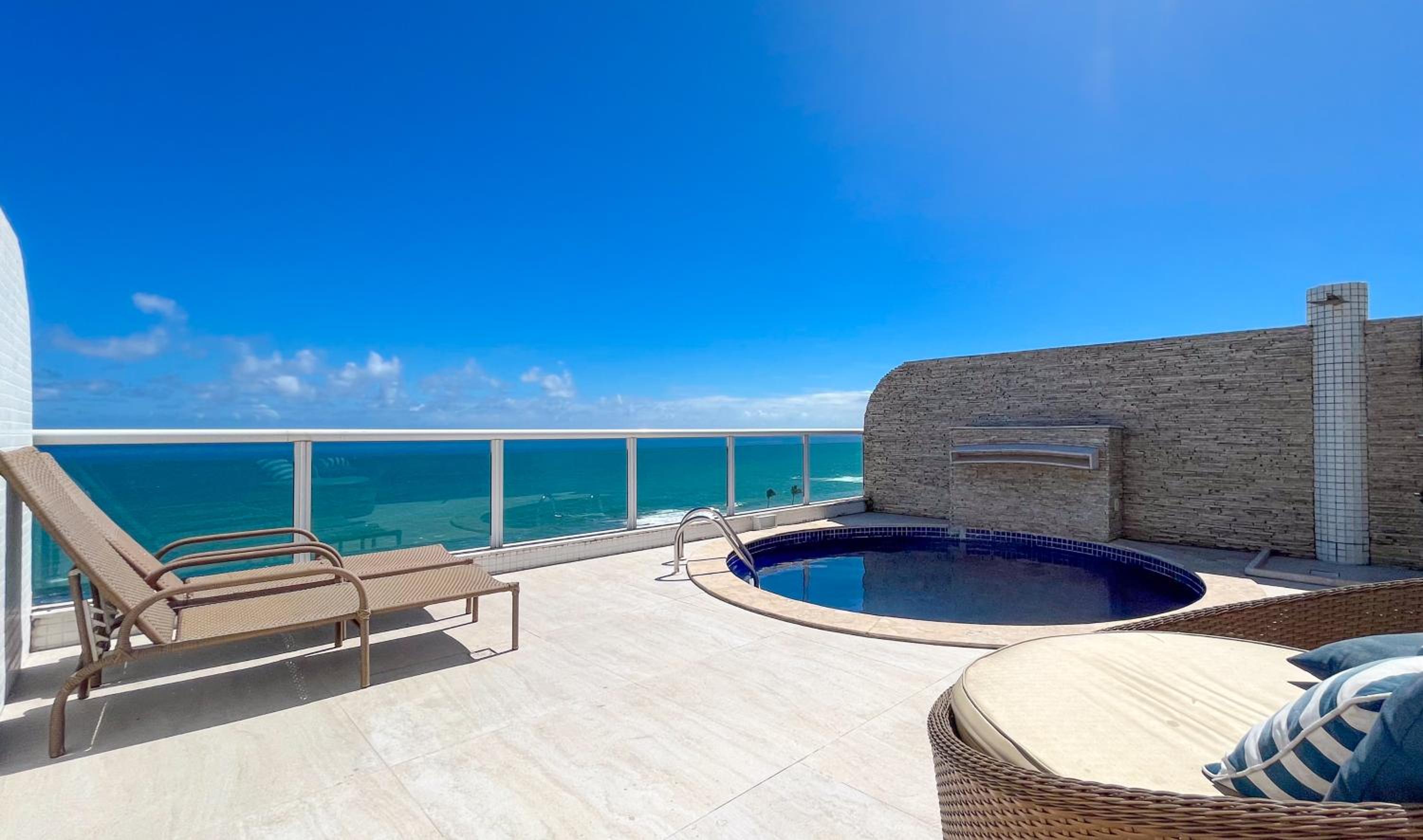 Apartamento-Cobertura de Luxo Vista Mar em Salvador