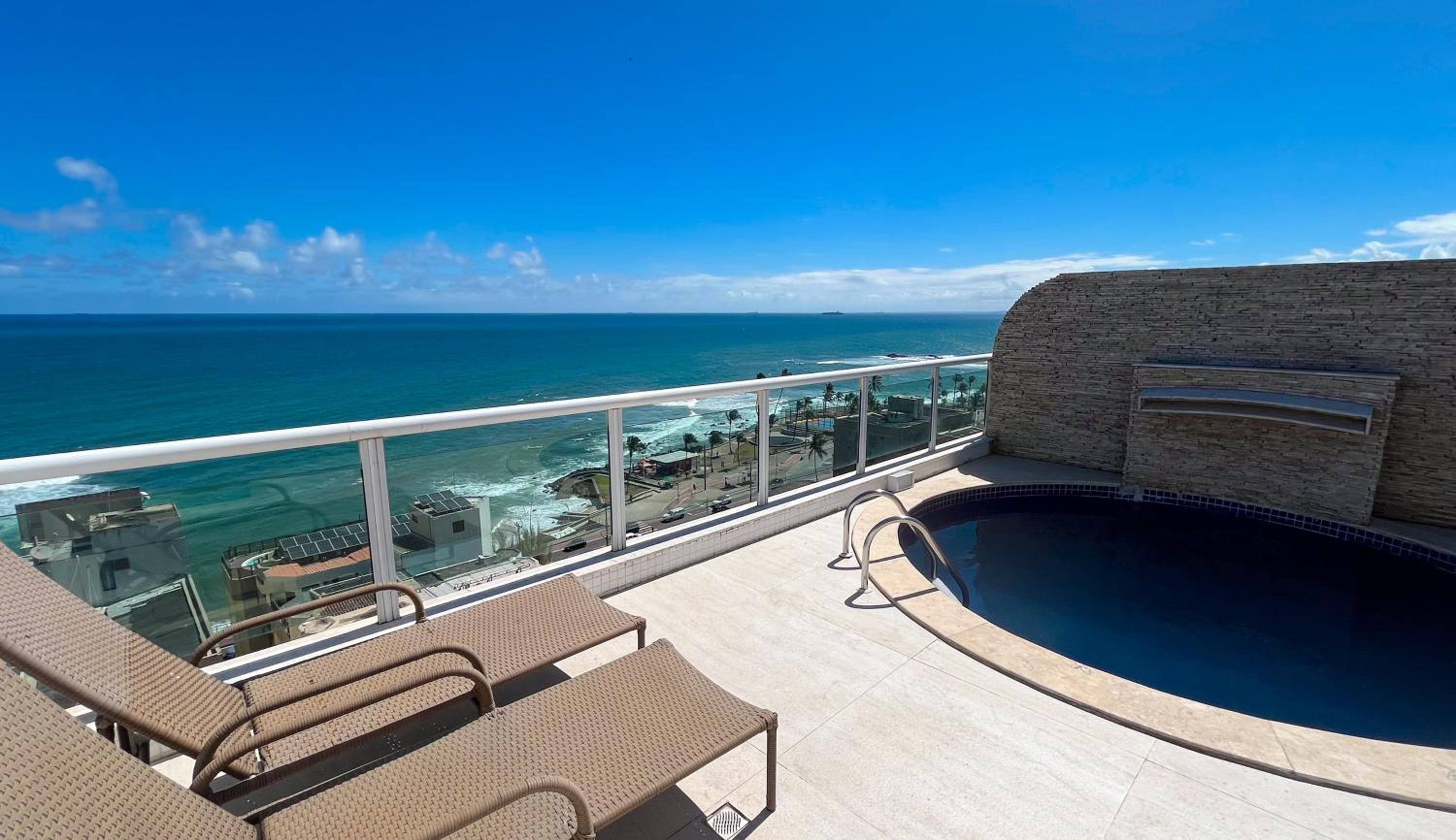 Apartamento-Cobertura de Luxo Vista Mar em Salvador