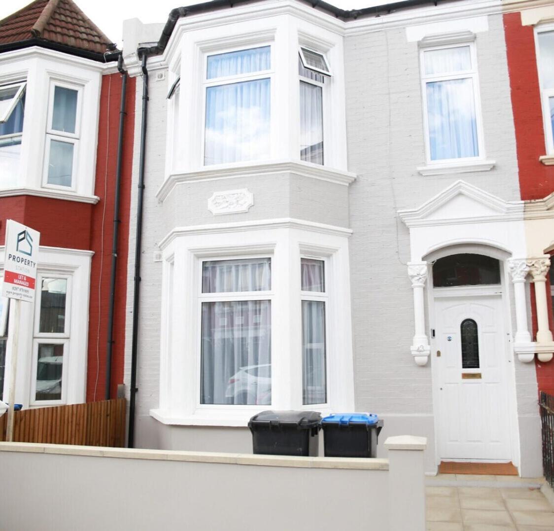 Cricklewood Deluxe Ensuite Room
