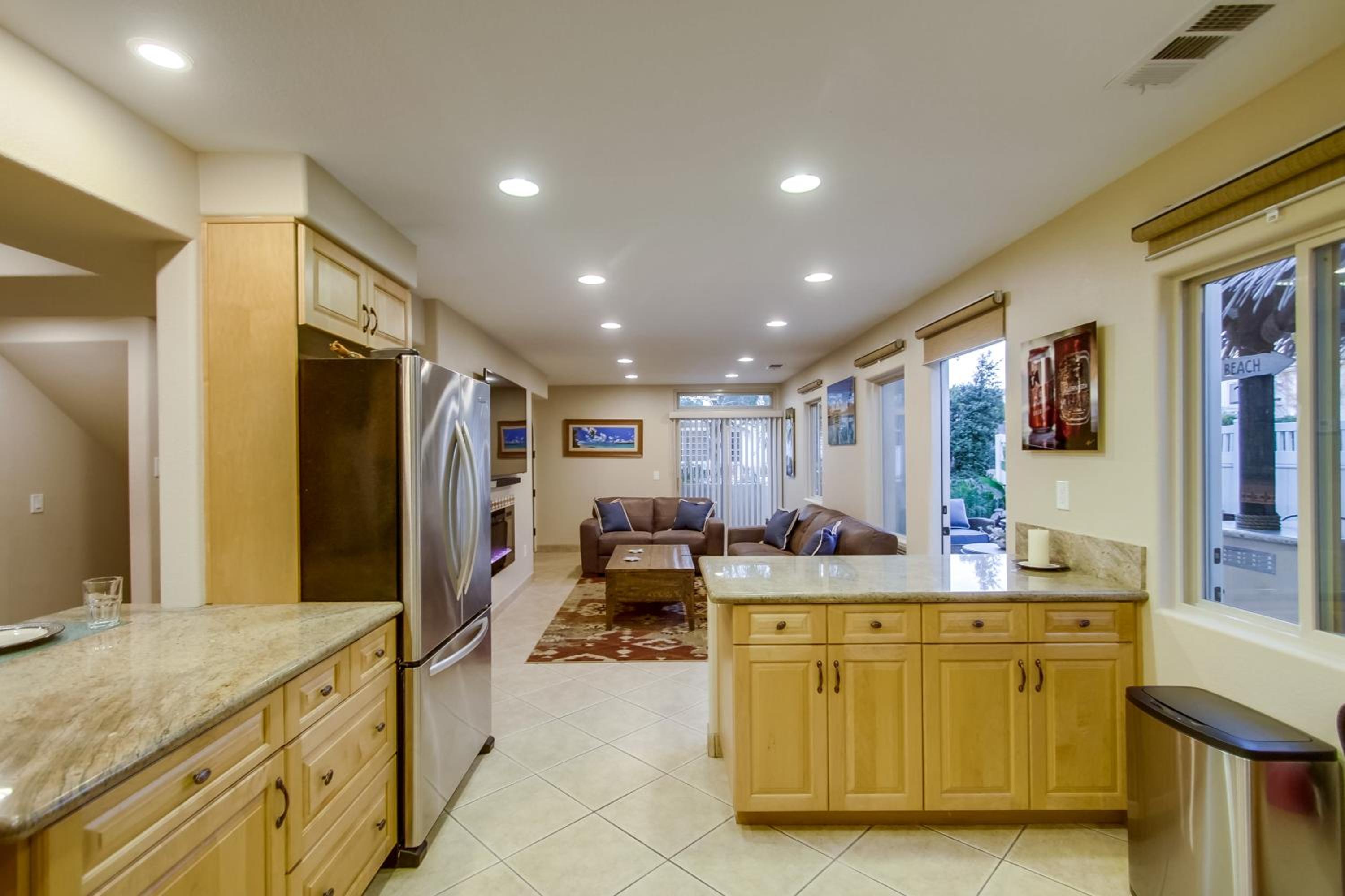 Bay View Dream Home - IndoorOutdoor Living, Rooftop & Steps to Bay view 5