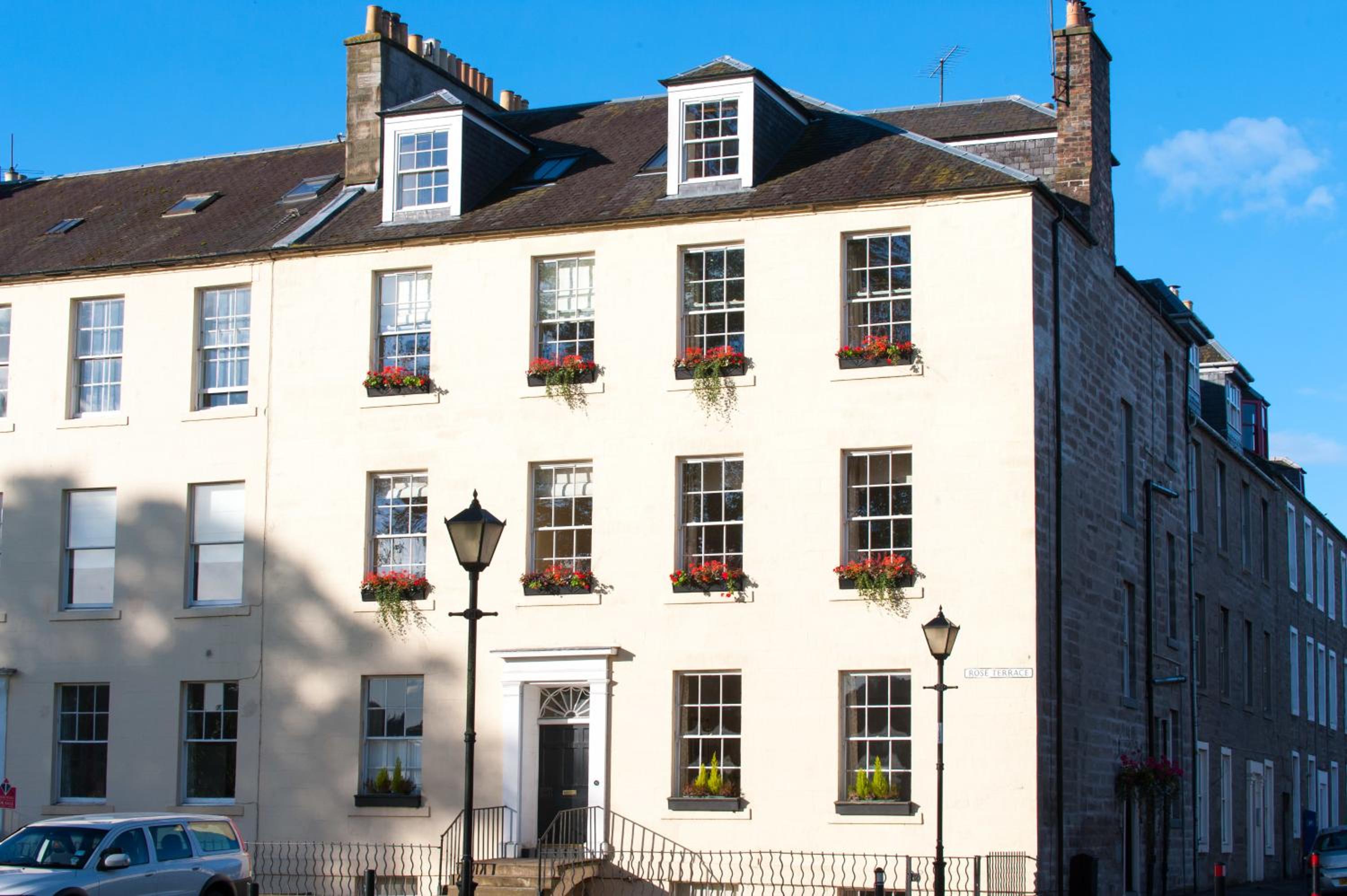 Hotel Alexander Residence - Image 1