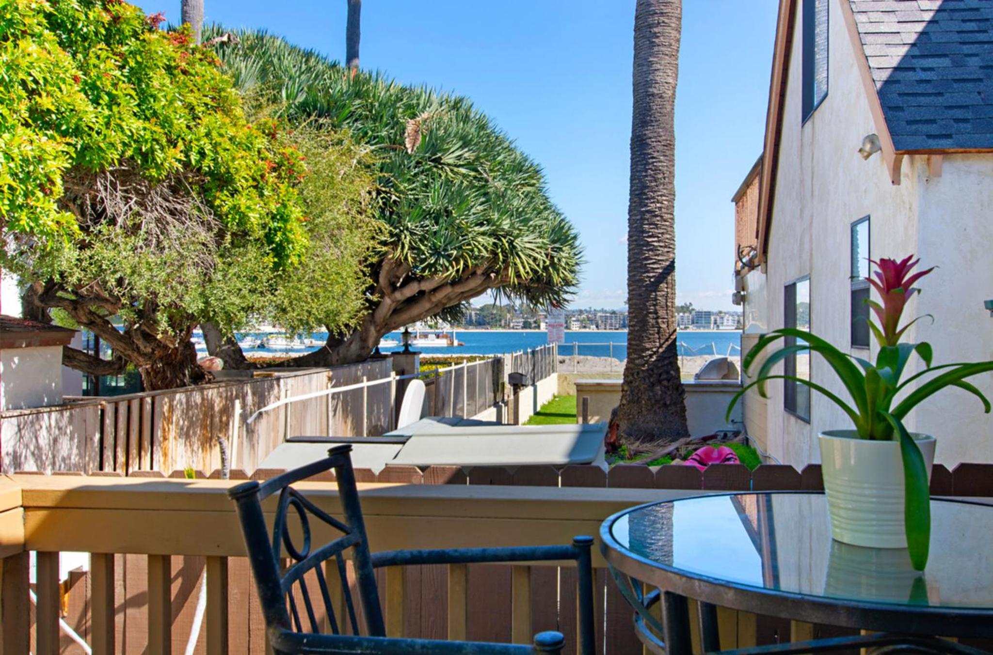 Mission Bay Cottage - Bay View Patio, Parking, WasherDryer view 4