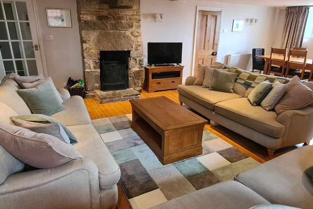 Holiday Cottage in Snowdonia (Sleeps 10) view 3