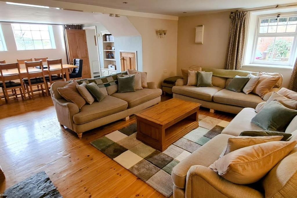 Holiday Cottage in Snowdonia (Sleeps 10) view 2