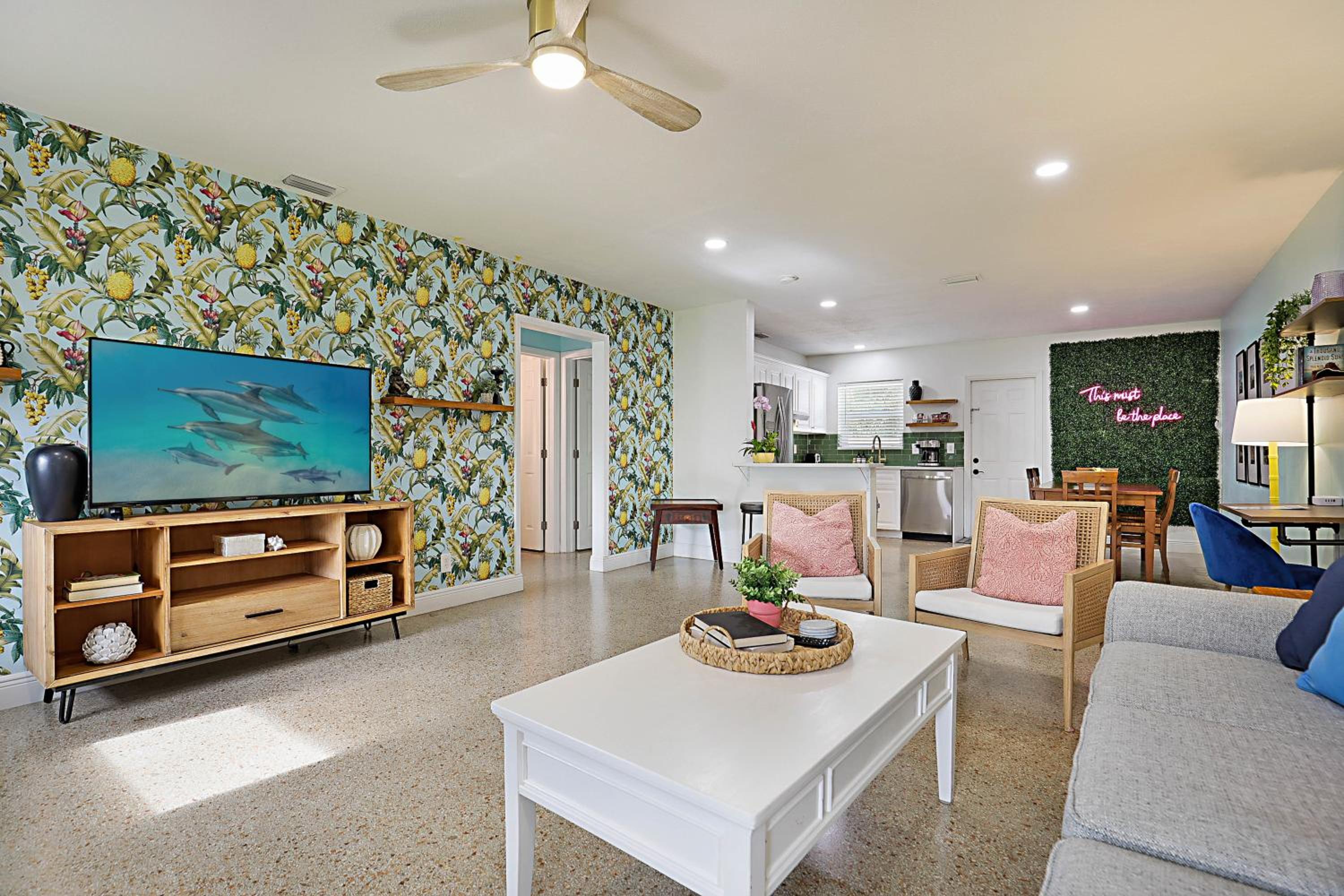 Tropical Escape near Beach! Tons of parking! view 3