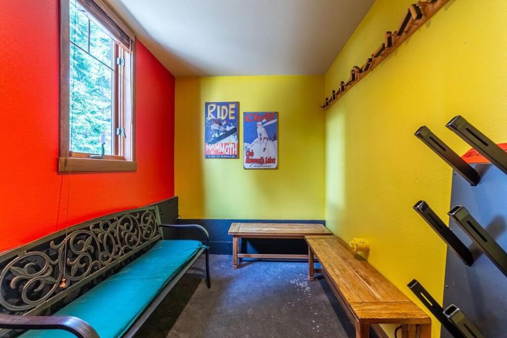 Luxury Townhome, Walk to the Village, Wifi, Private Spa & Garage view 4