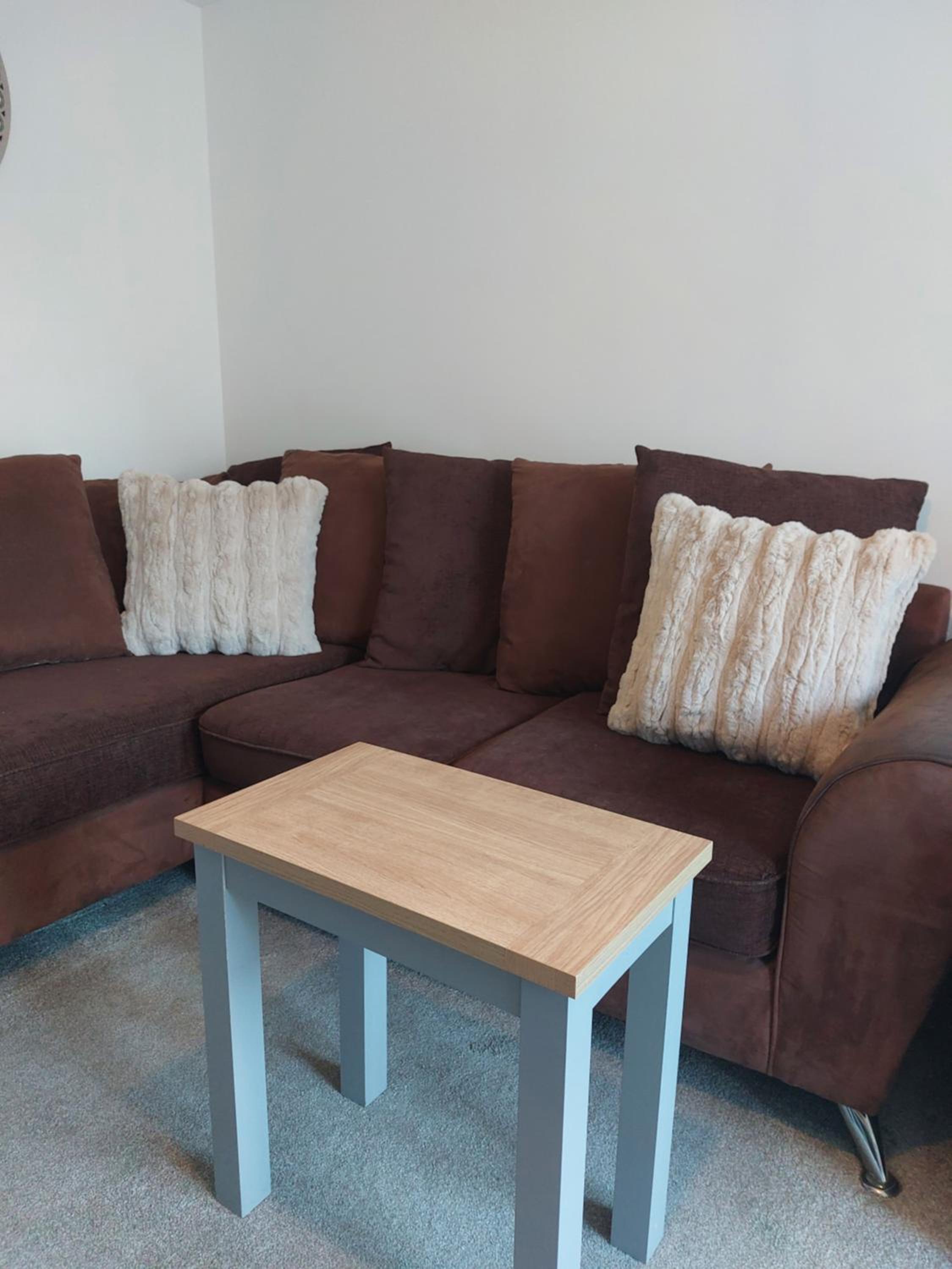 Beautiful 4-Bedroom House with Private Garden & Parking view 2