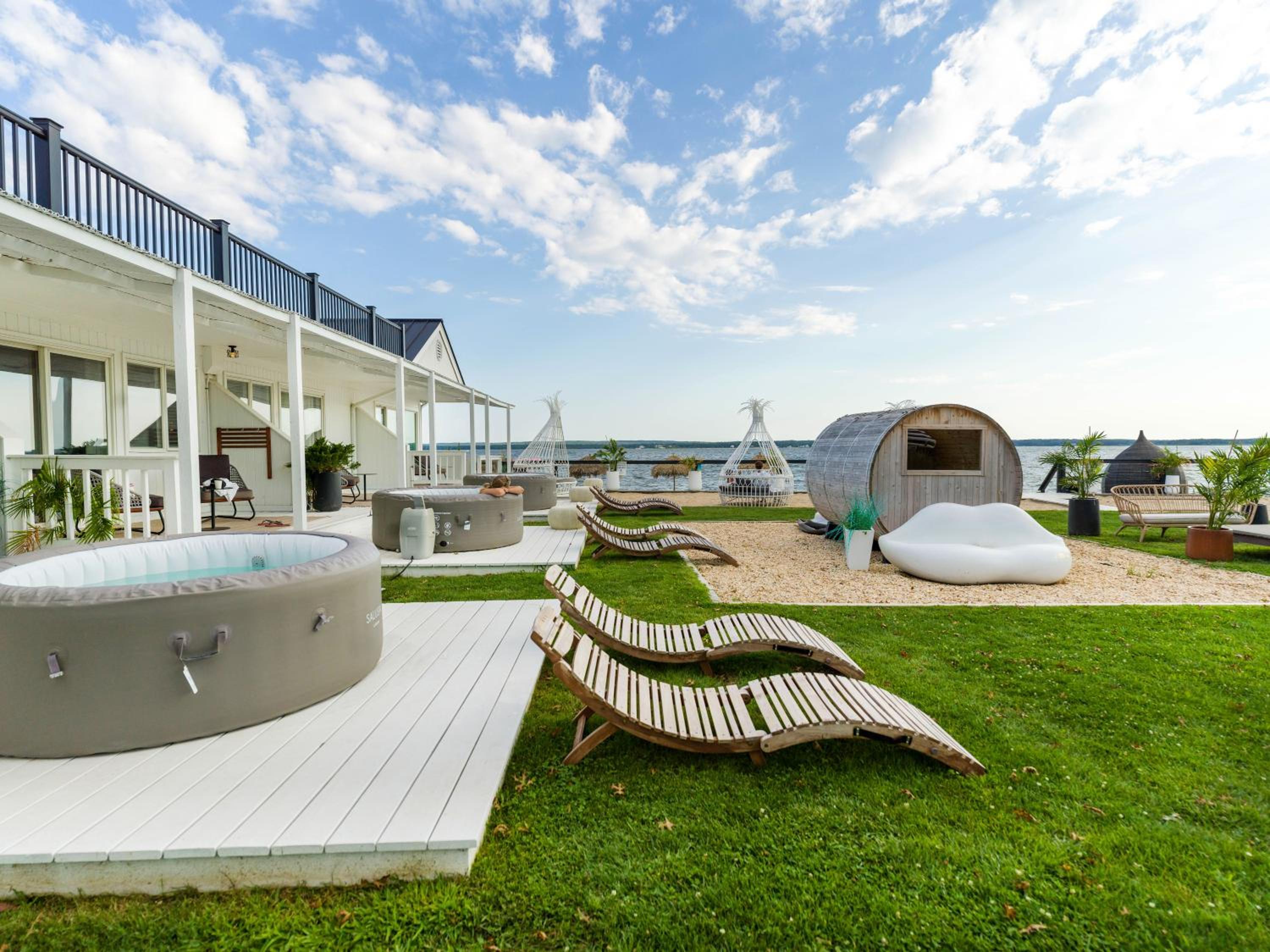 Aqua by American Beech - Adults Only