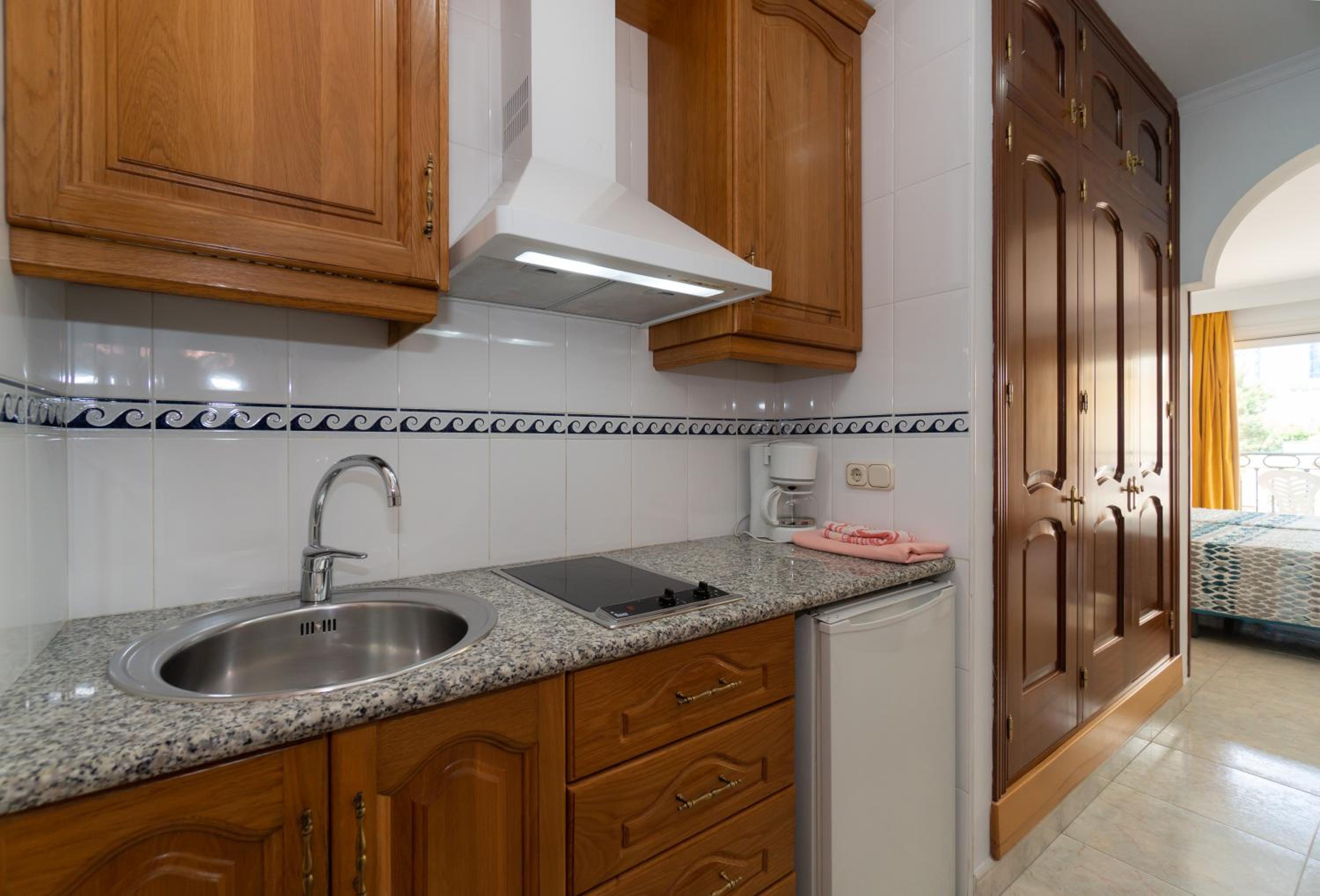 Apartamentos Leonor Carihuela photo 5